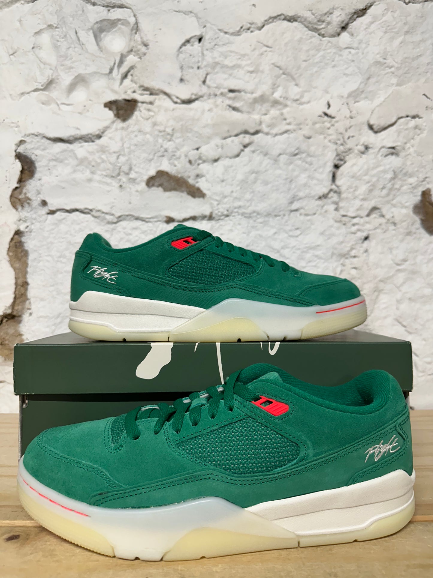 Jordan Flight Court Malachite Sz 9.5