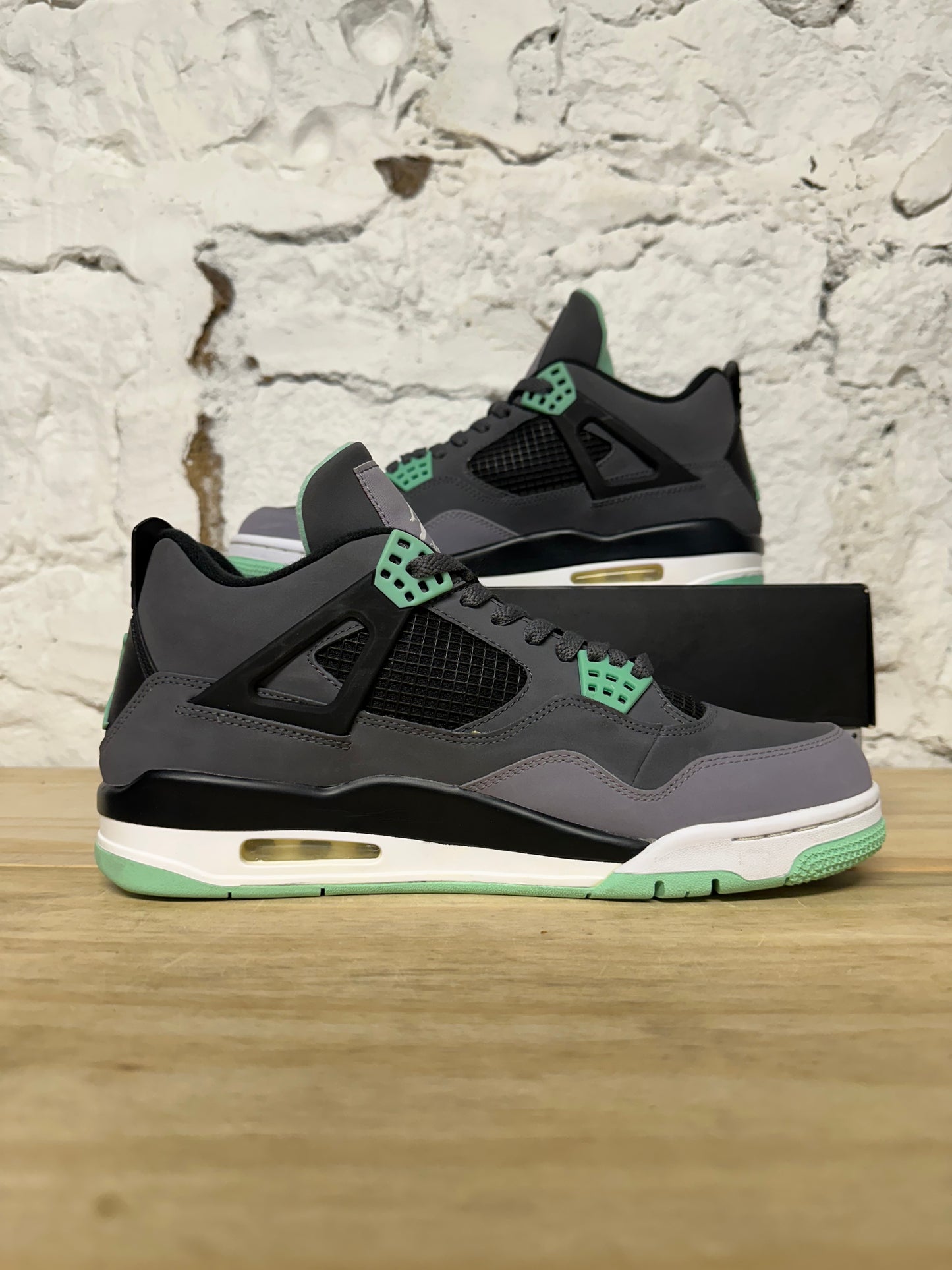 Air Jordan 4 Green Glow Sz 10.5