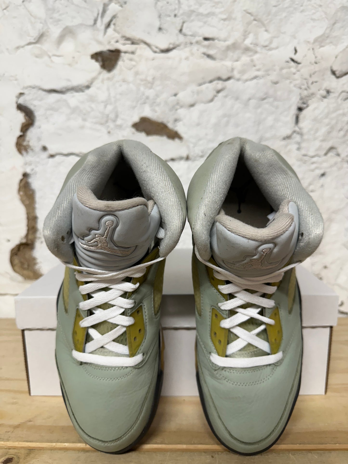 Air Jordan 5 Jade Horizon Sz 9