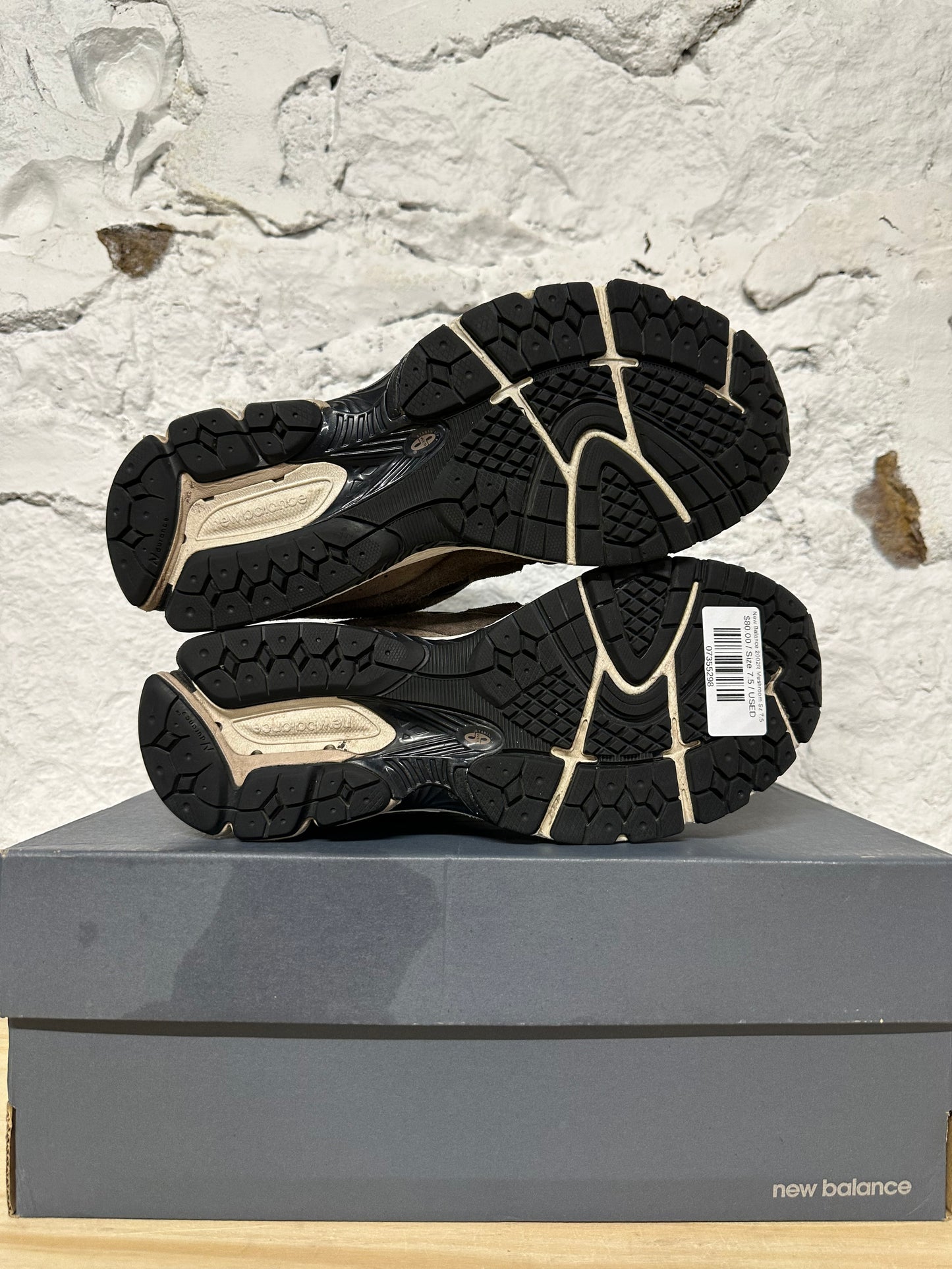 New Balance 2002R Mushroom Sz 7.5