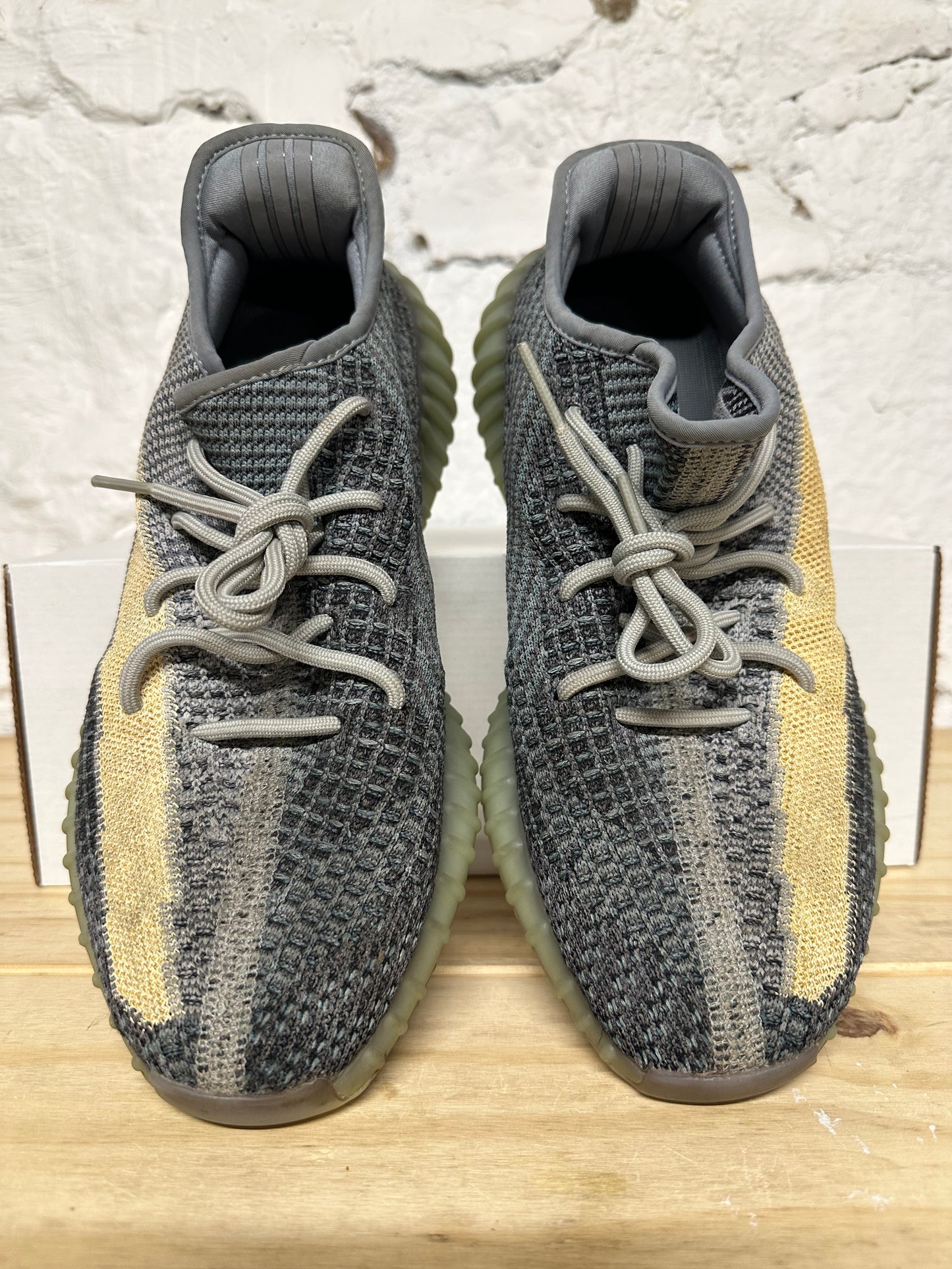 Yeezy 350 V2 Ash Blue Sz 10