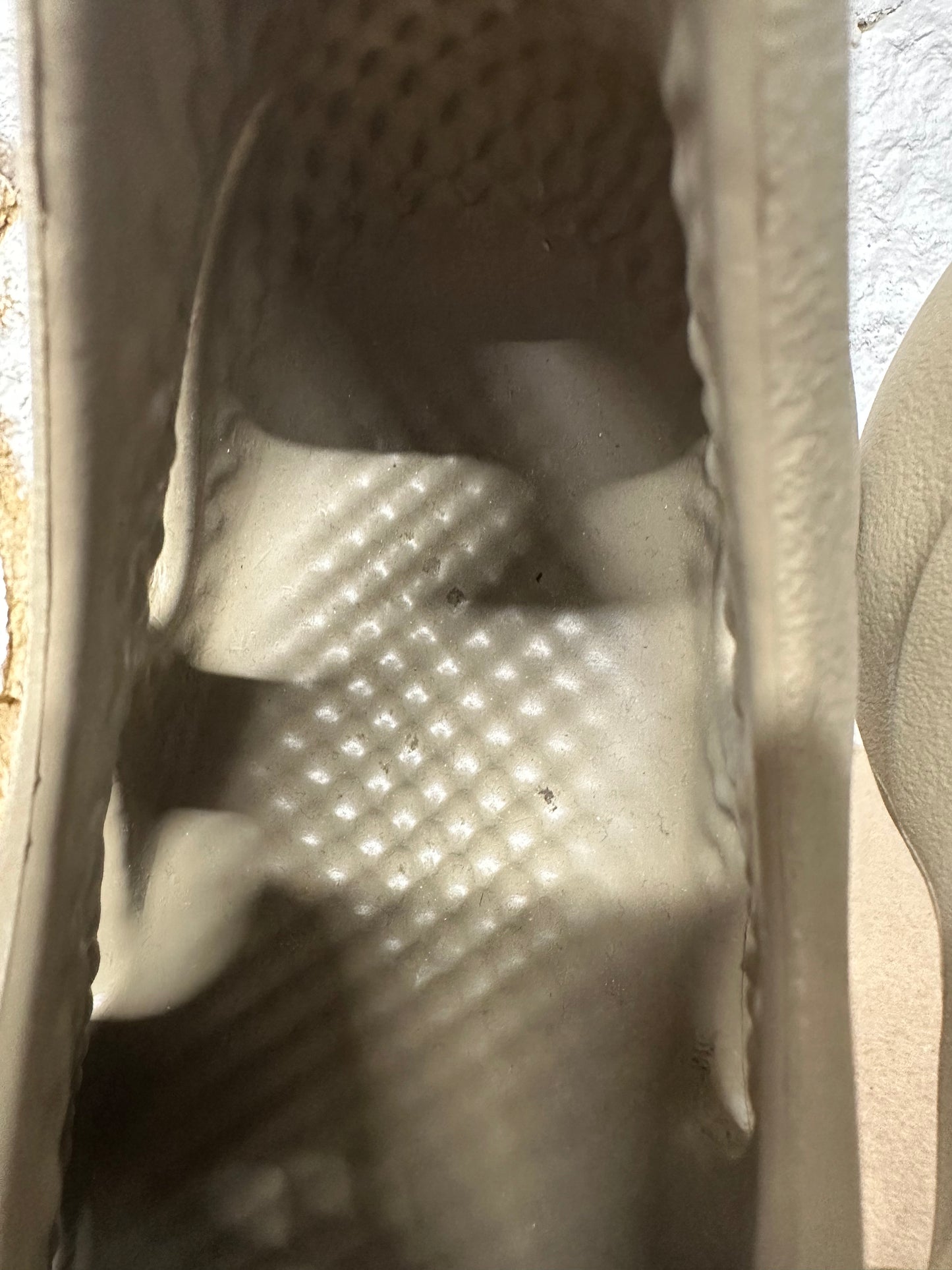 Yeezy Foam RNNR Stone Taupe Sz 12