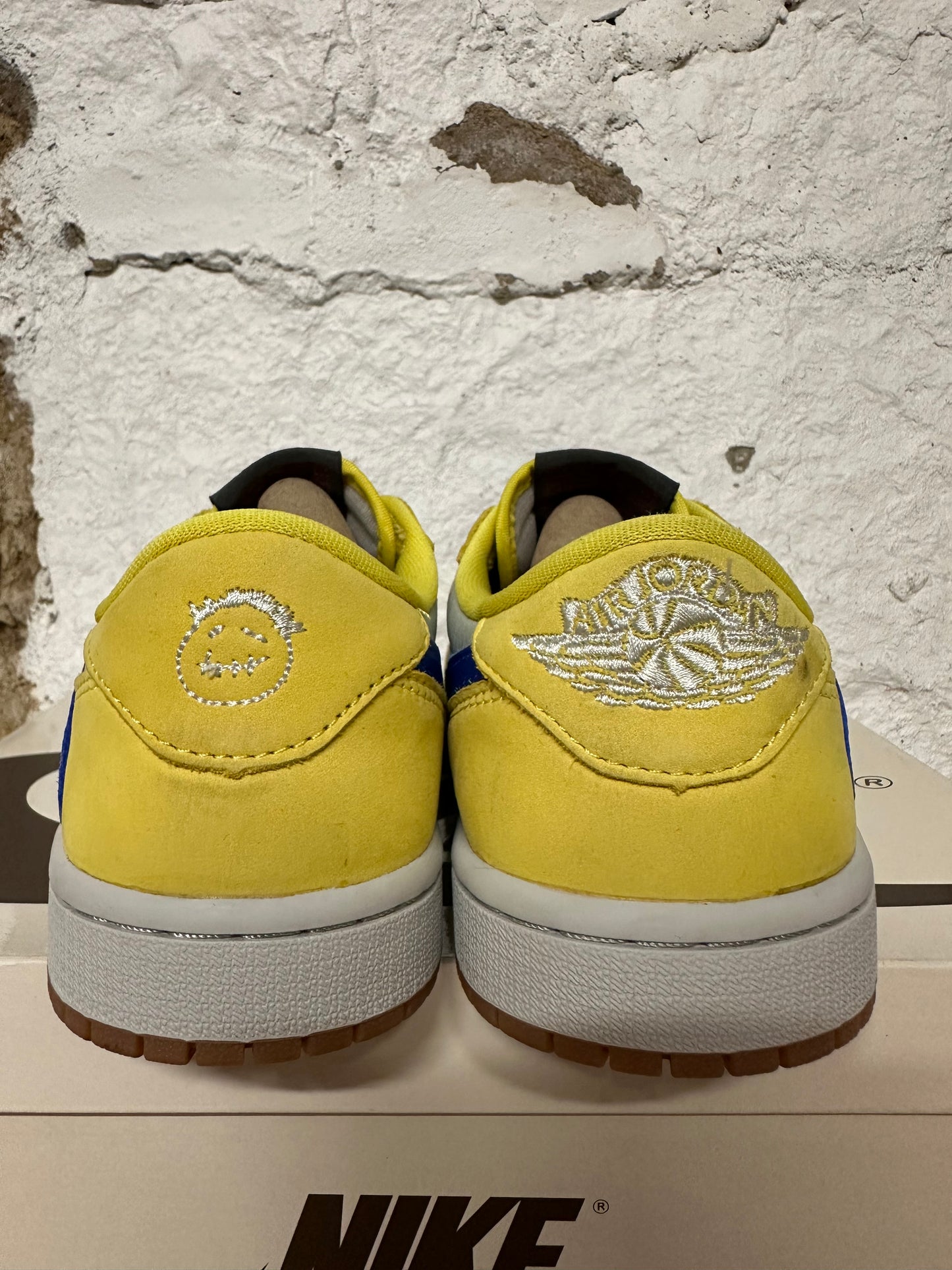 Air Jordan 1 Low Travis Scott Canary Sz 5.5 (7W)