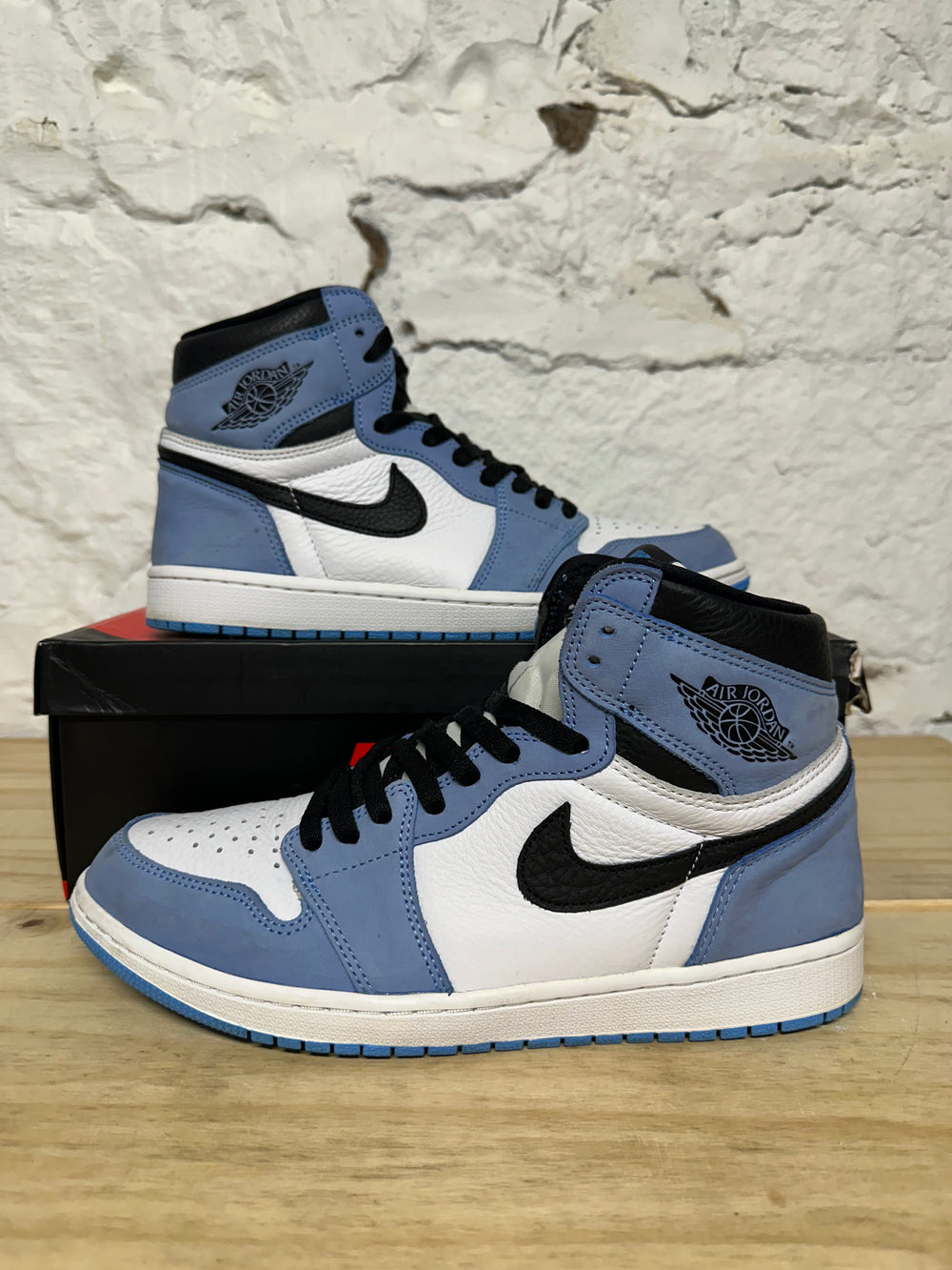 Air Jordan 1 High University Blue Sz 10.5