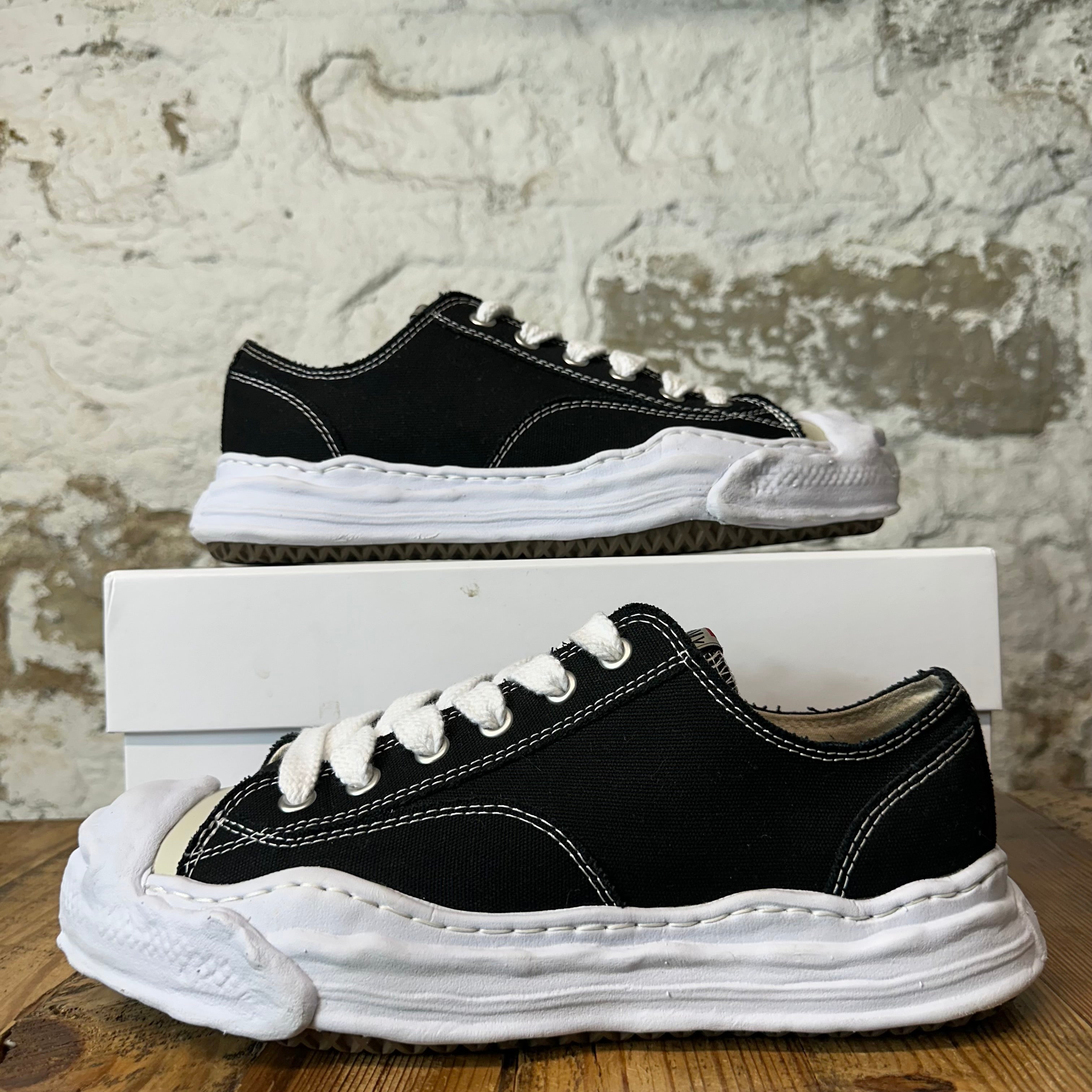Maison Mihara Black White Hank Sneaker Sz 11 (44)