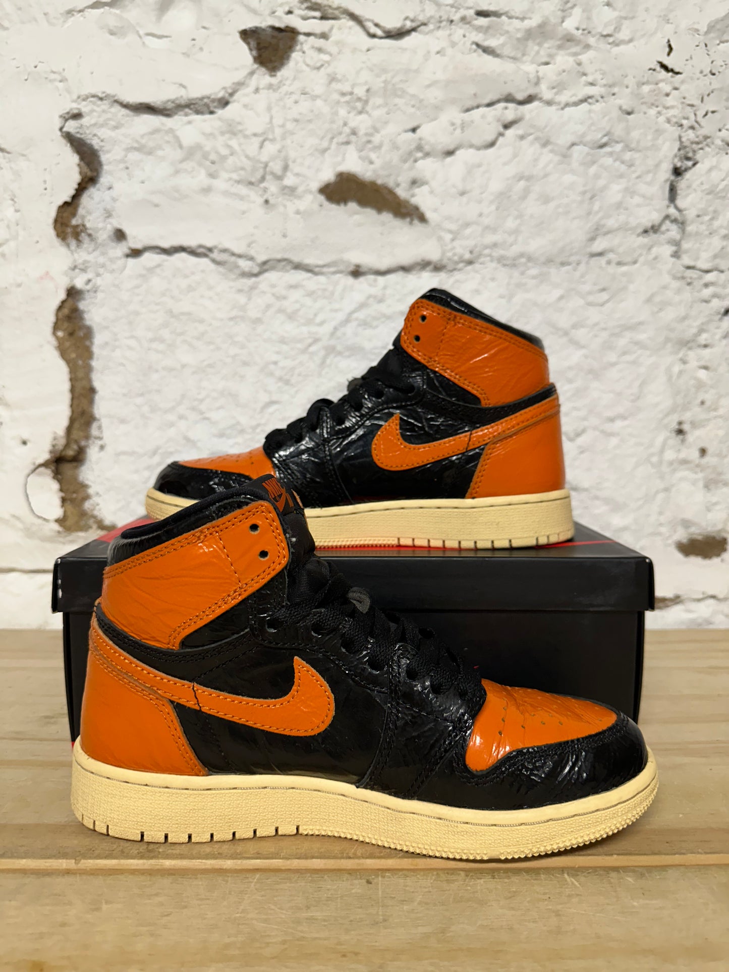 Air Jordan 1 High Shattered Backboard 3.0 Sz 3.5Y