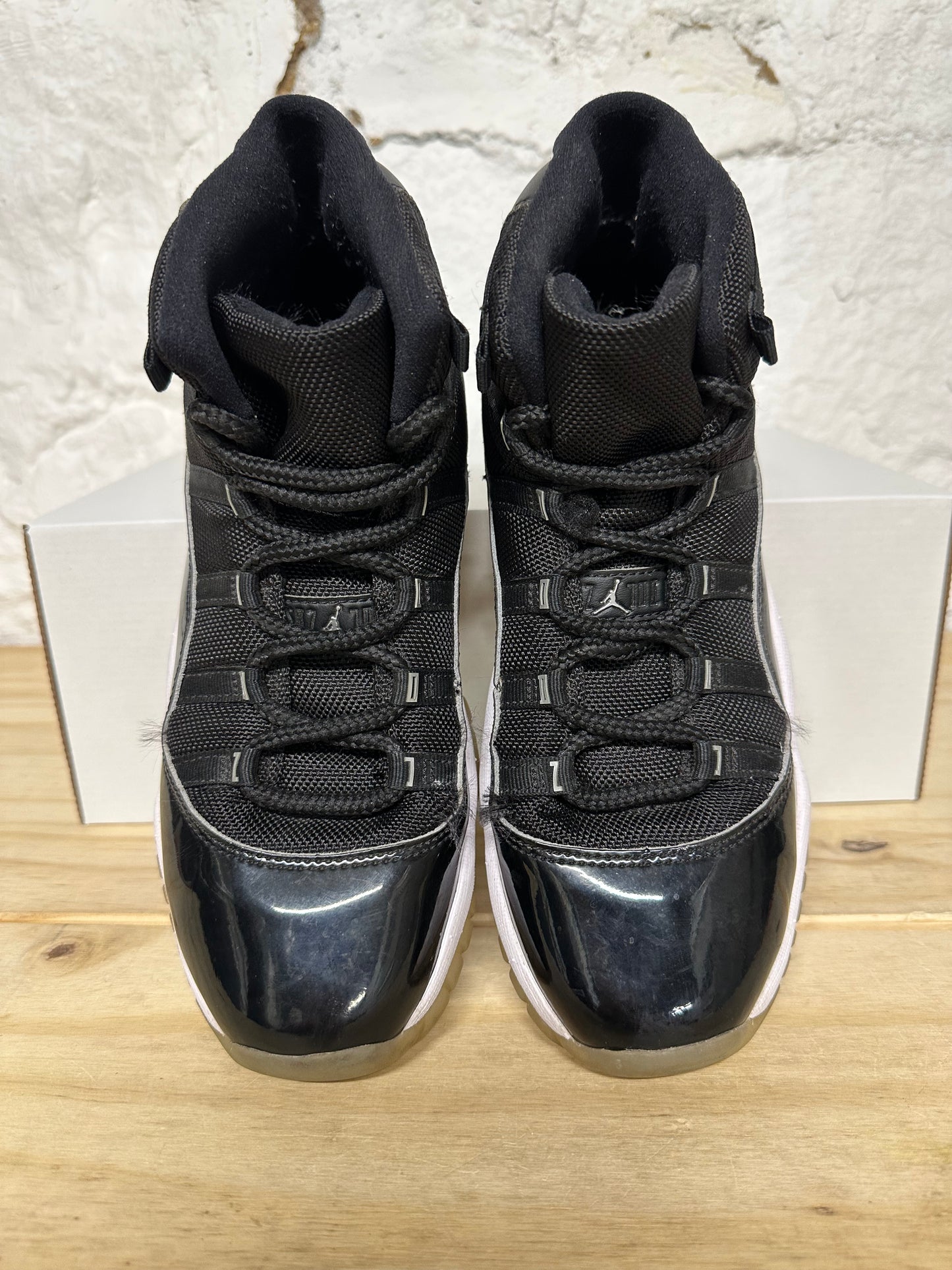 Air Jordan 11 High Jubilee Sz 7Y