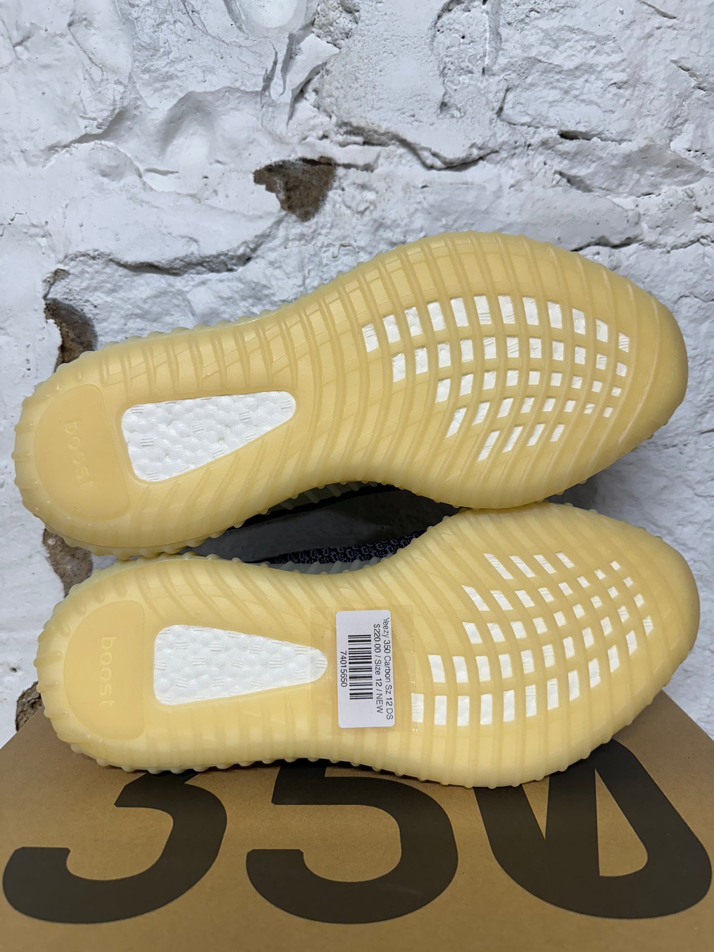 Yeezy 350 V2 Carbon Sz 12 DS