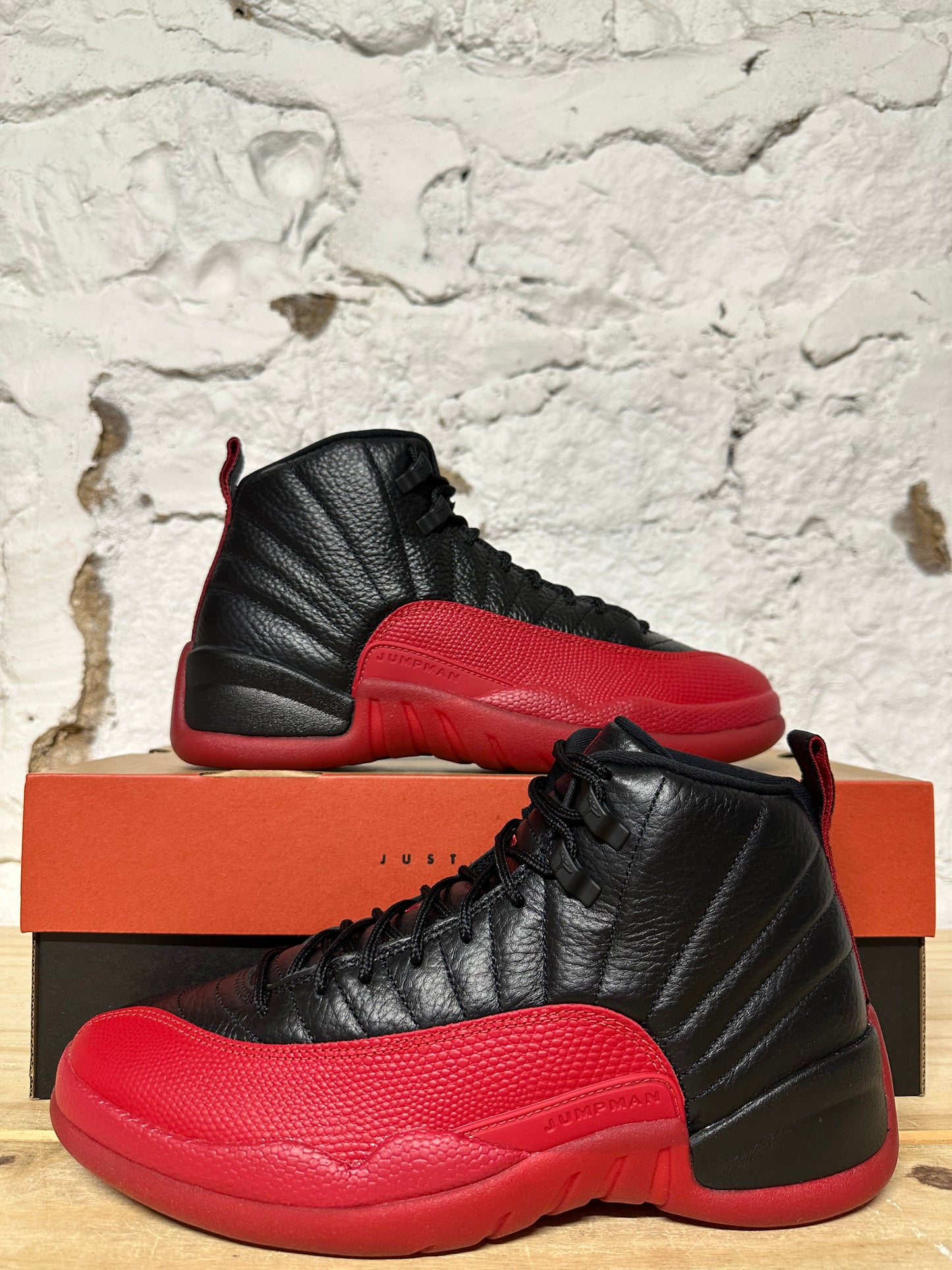 Air Jordan 12 Flu Game Sz 9 DS