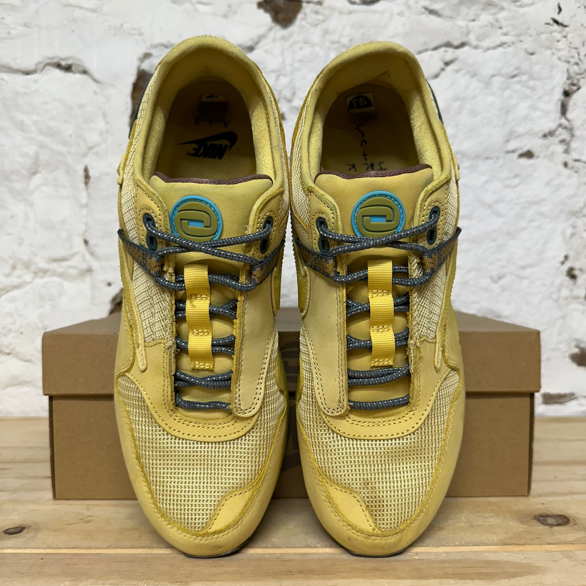 Nike Air Max 1 Travis Scott Ccatus Jack Saturn Gold Sz 10.5
