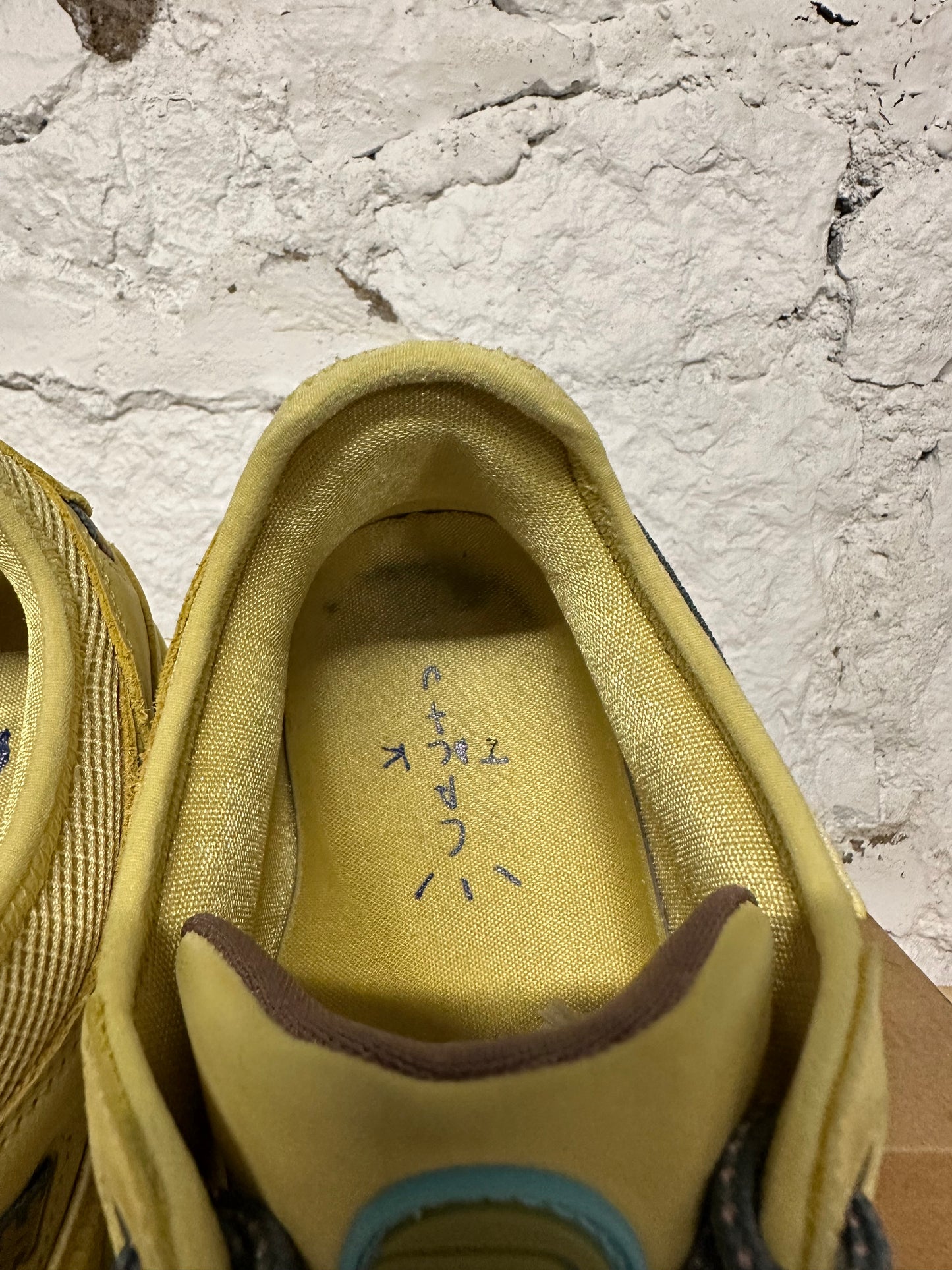 Nike Air Max 1 Travis Scott Saturn Gold Sz 11.5