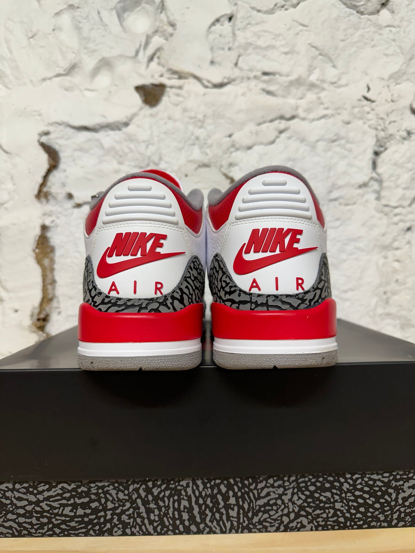 Air Jordan 3 Fire Red Sz 12