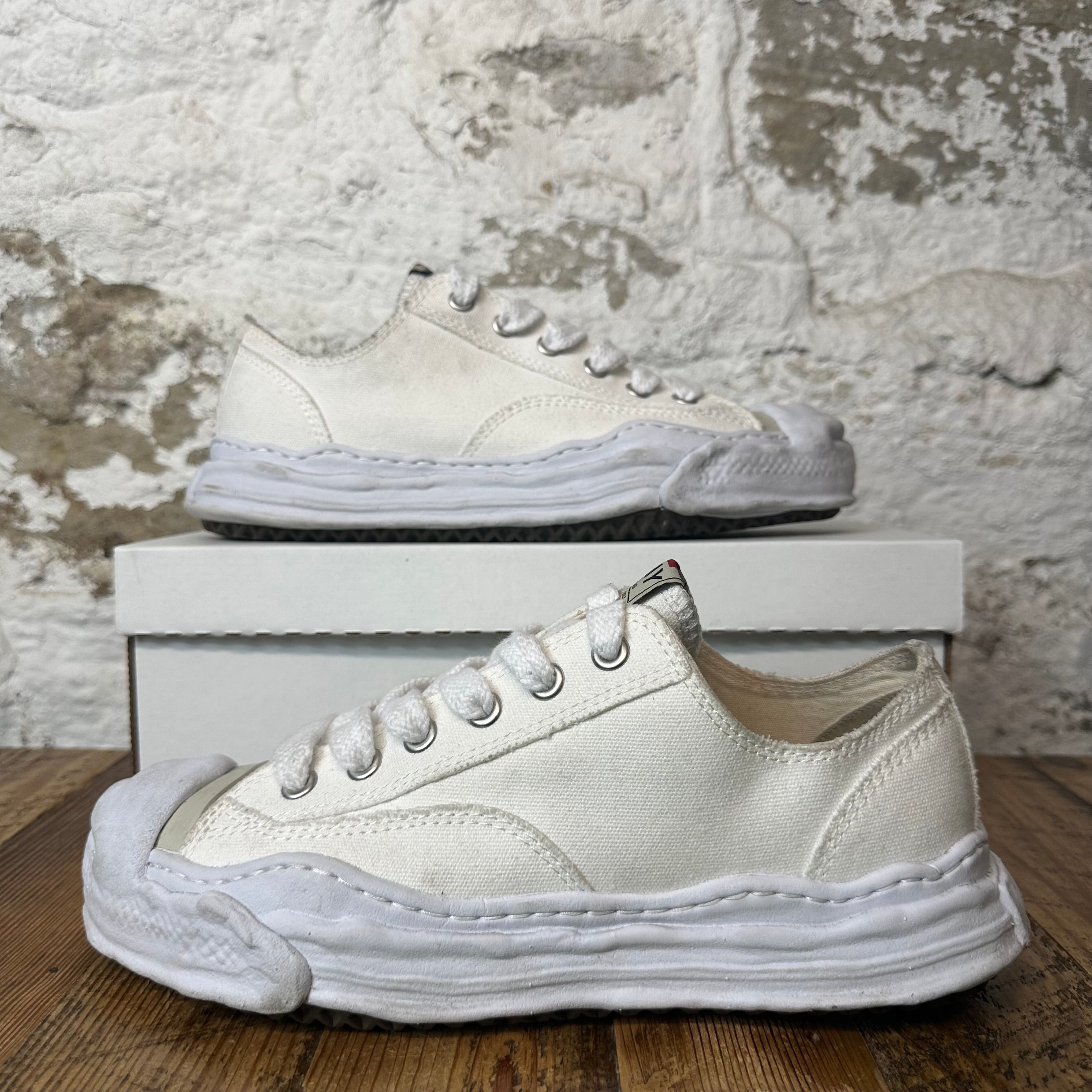Maison Mihara Hank White Cream Sneaker Sz 10 (43) No Box
