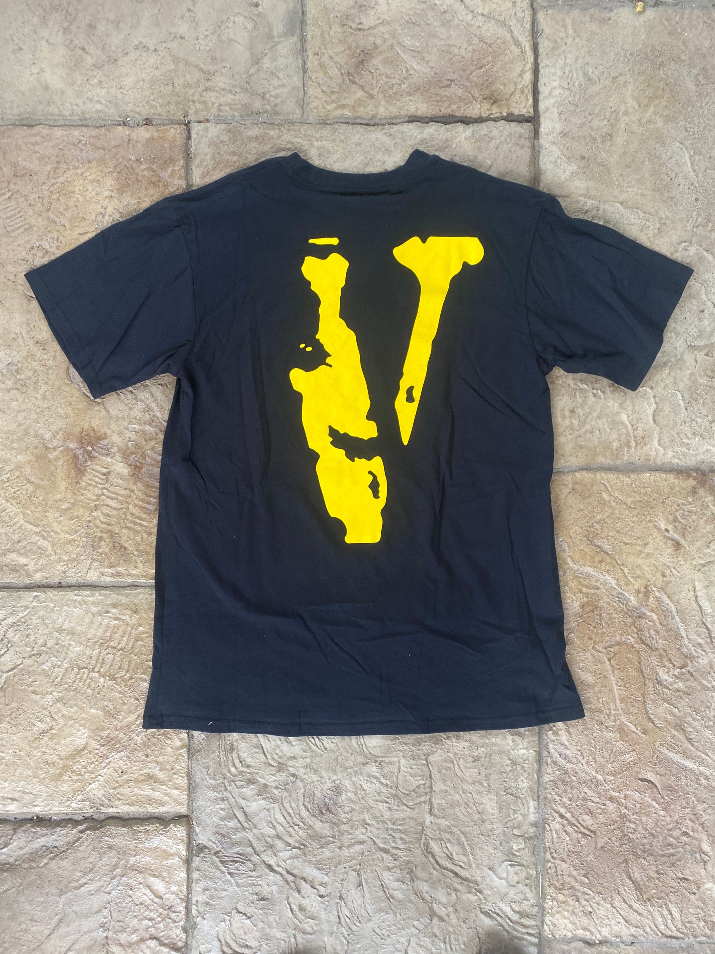 Vlone Nude Girl T-shirt Yellow Black Sz S DS