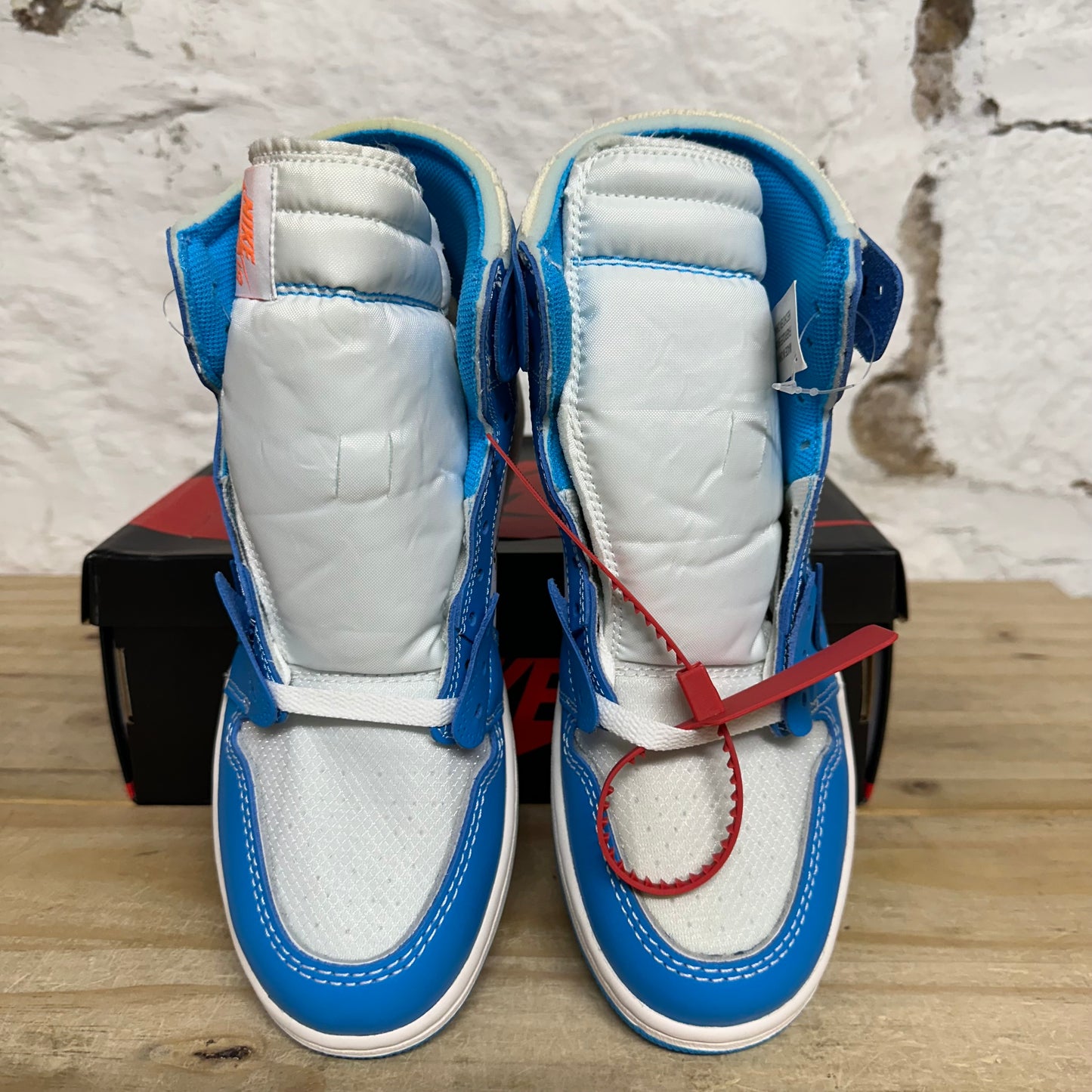 Air Jordan 1 High Off-White University Blue Sz 8 DS