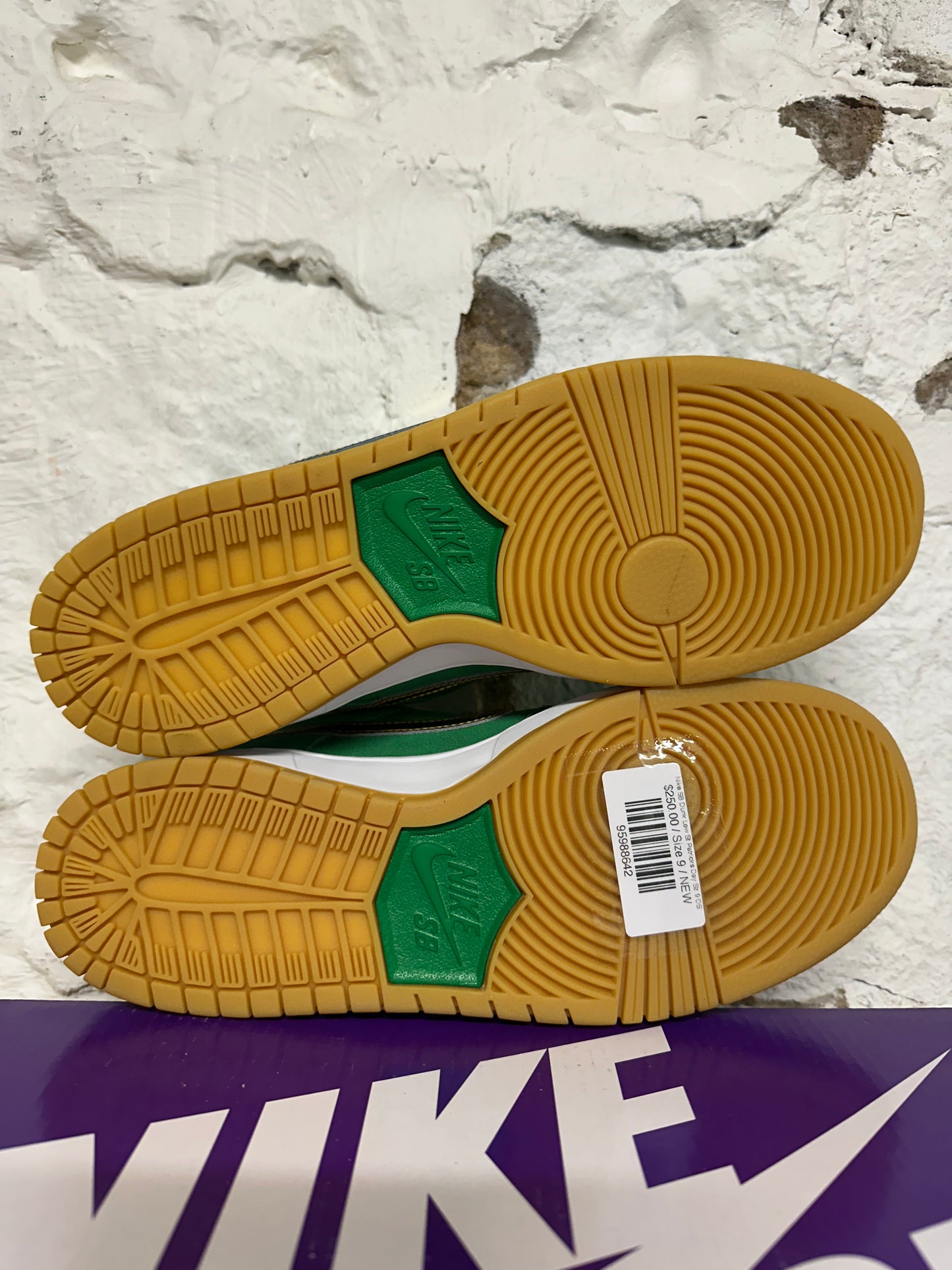 Nike SB Dunk Low St Patricks Day Sz 9 DS