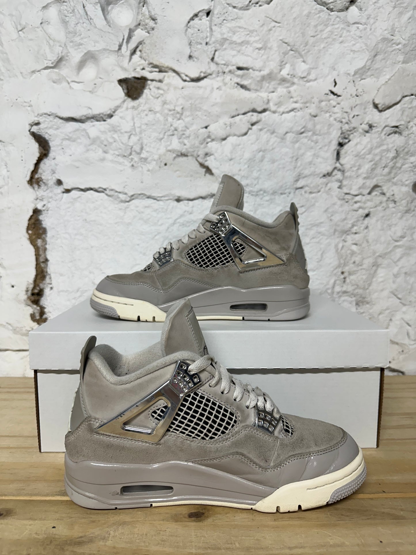 Air Jordan 4 Frozen Moments Sz 5 (6.5W)