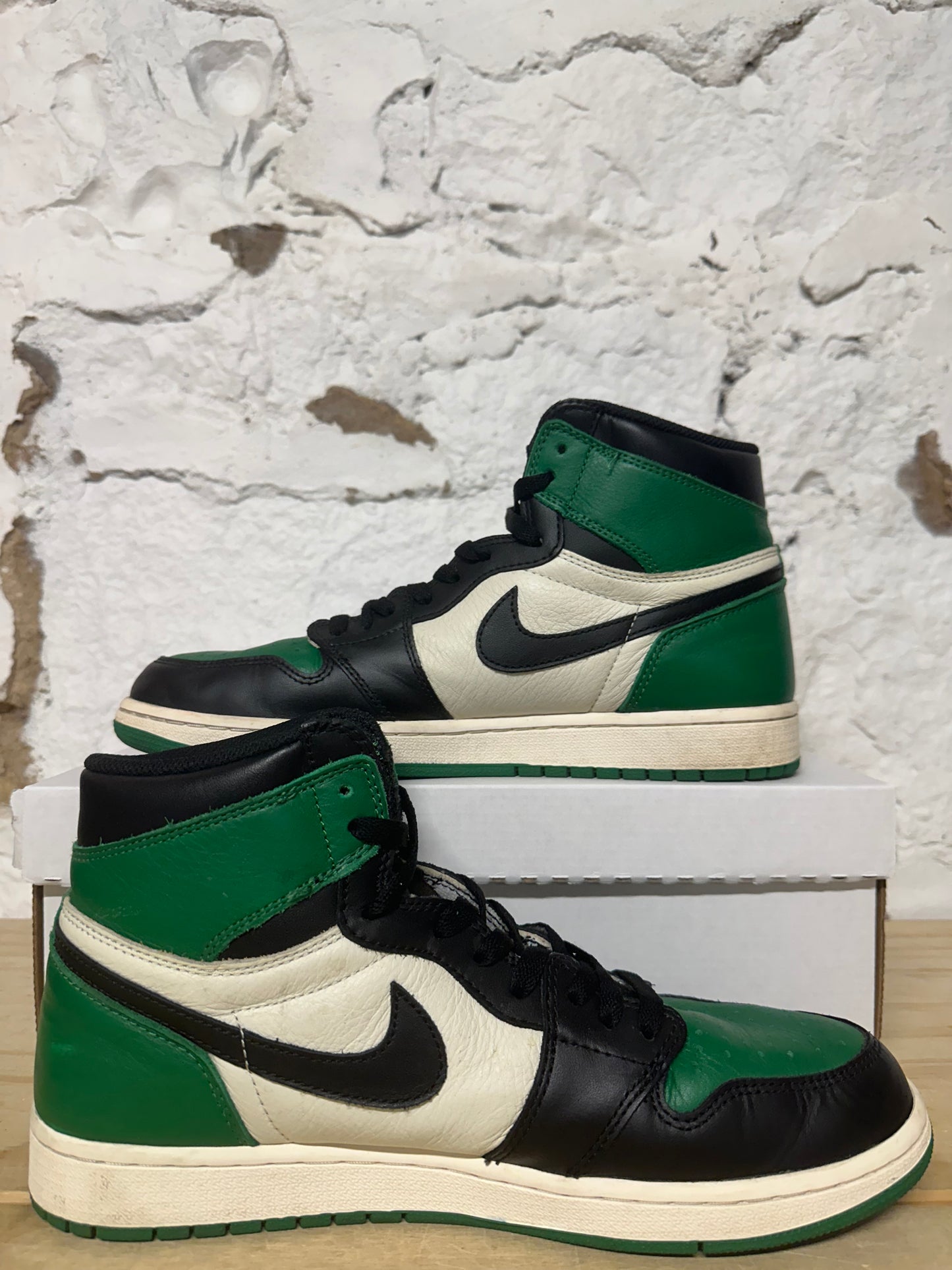 Air Jordan 1 High Pine Green Sz 11