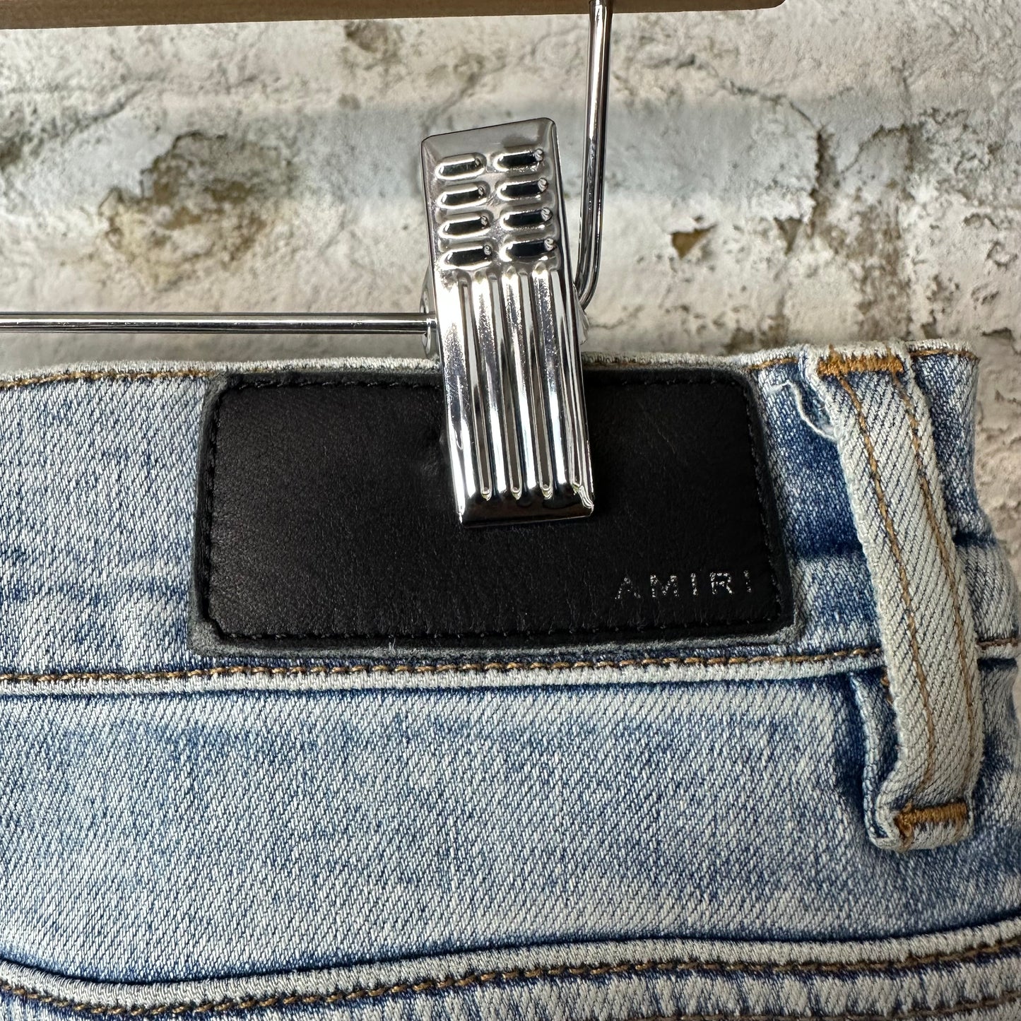 Amiri Knee Rip Washed Blue Shotgun Denim Jeans Sz 34