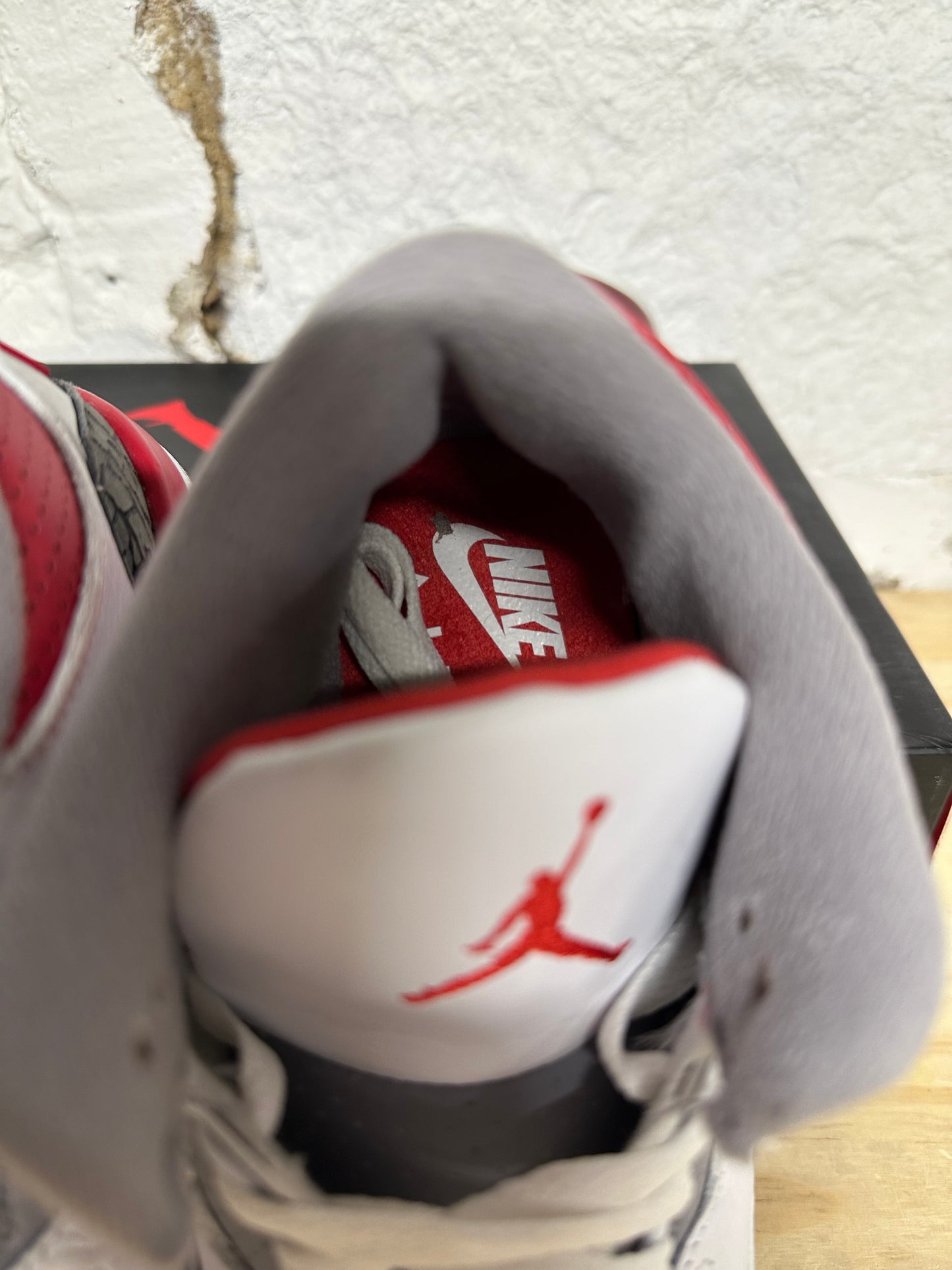 Air Jordan 3 Fire Red Sz 5.5Y