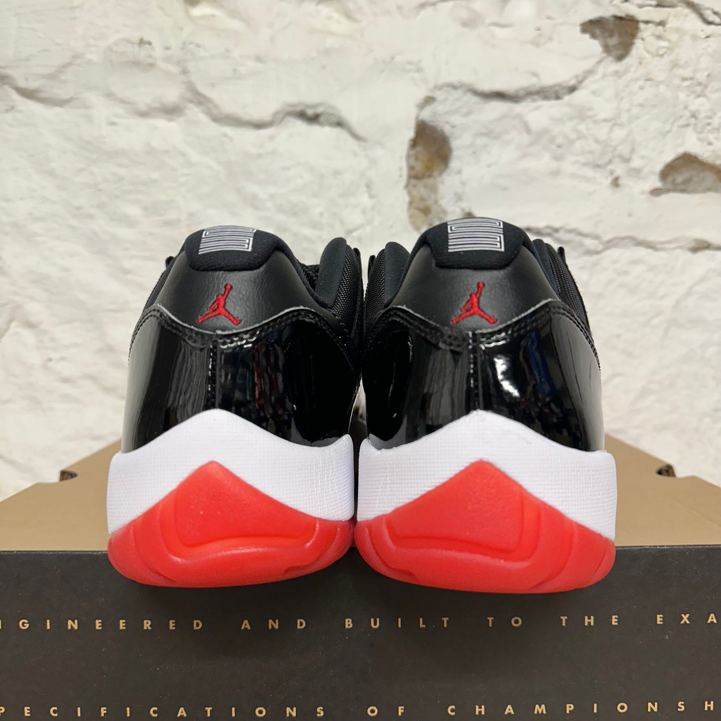 Air Jordan 11 Low Bred Sz 11.5 DS