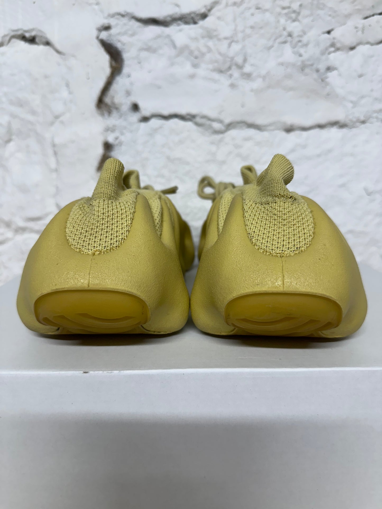 Yeezy 450 Sulfur Sz 11