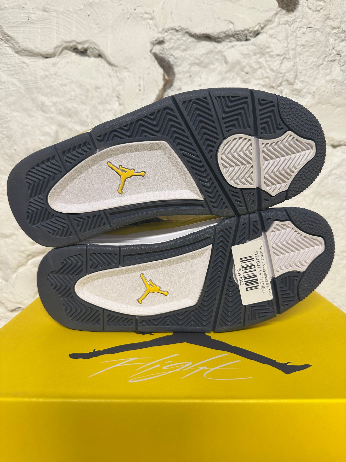 Air Jordan 4 Lightning Sz 4.5Y