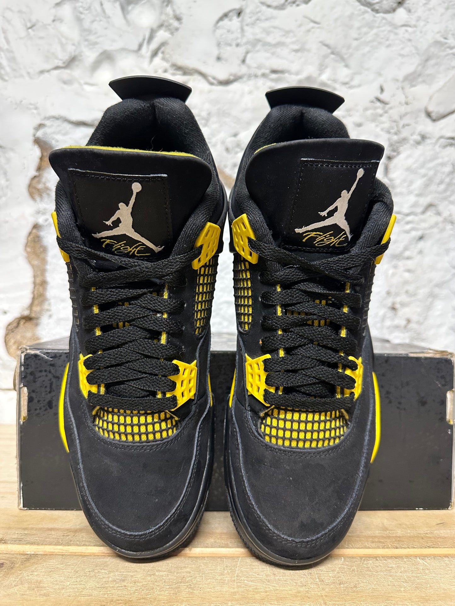 Air Jordan 4 Thunder Sz 9