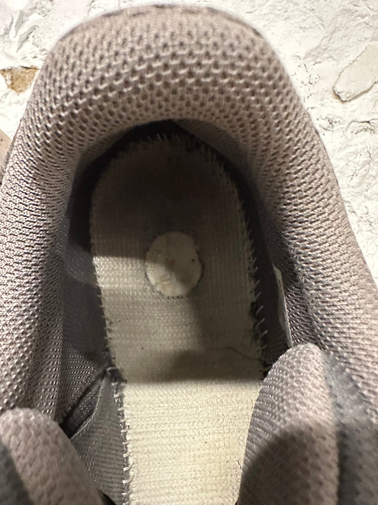 Yeezy 700 Mauve Sz 11