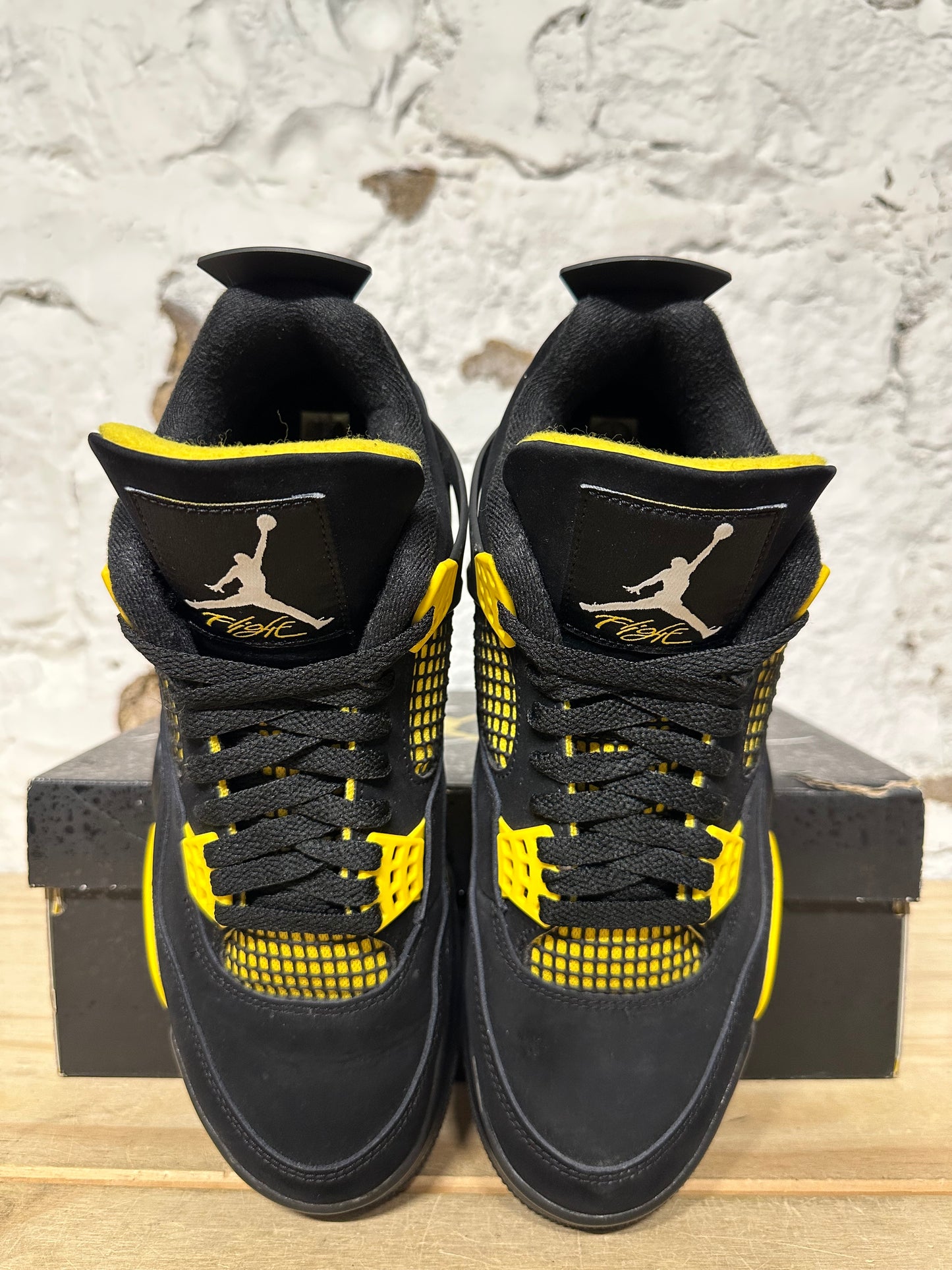 Air Jordan 4 Thunder Sz 9