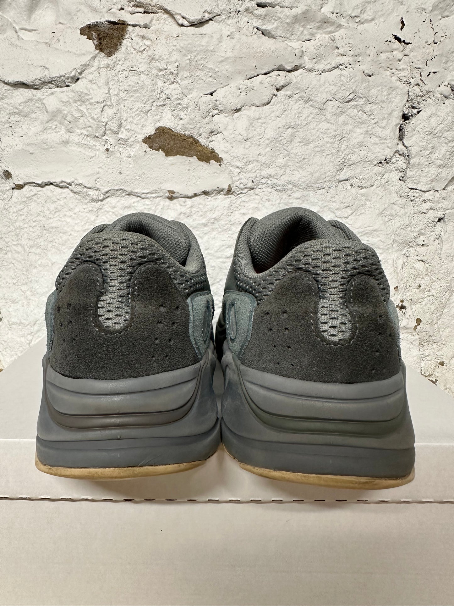 Yeezy 700 Teal Blue Sz 10