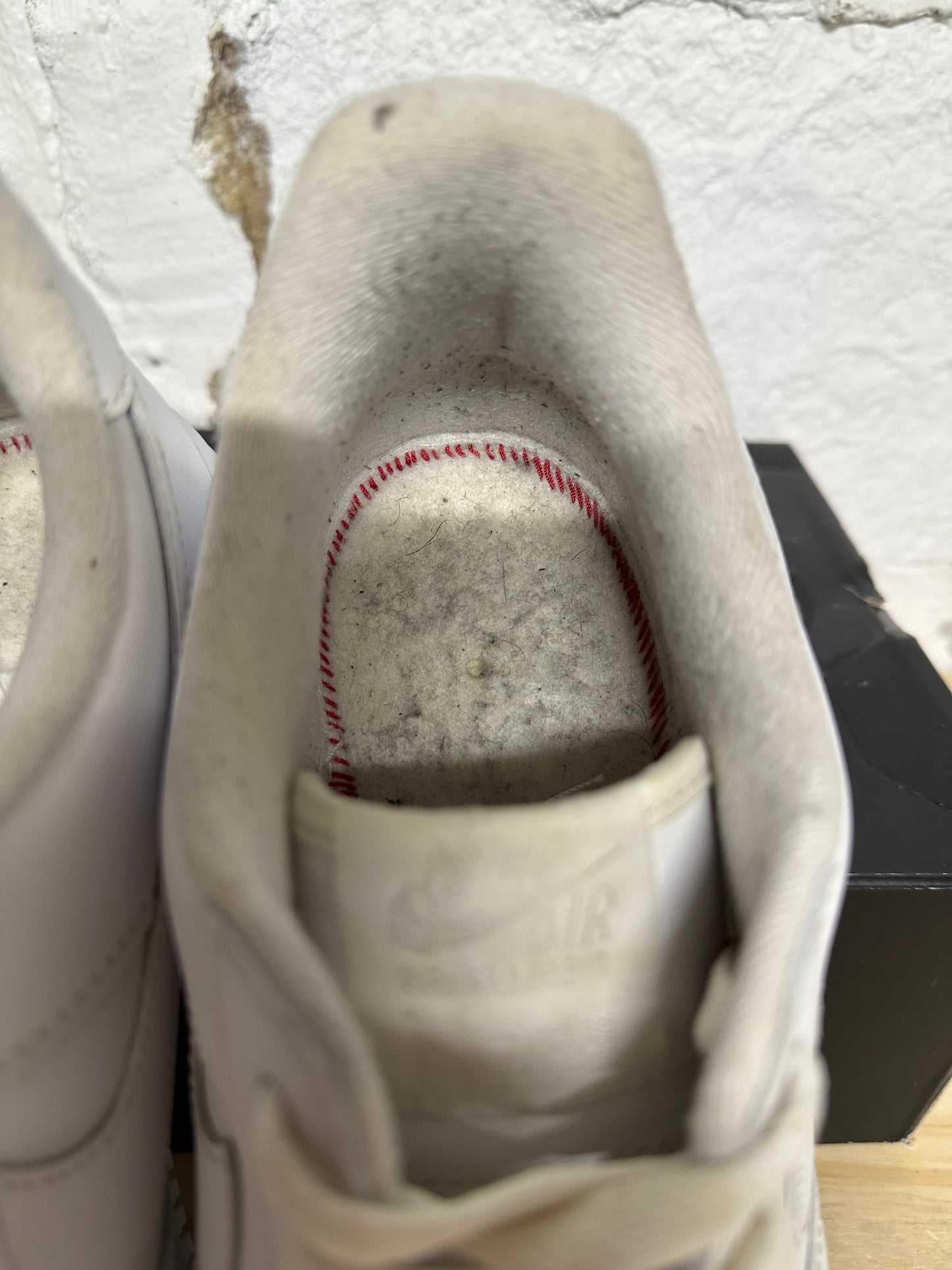 Nike Air Force 1 Low Supreme White Sz 11.5