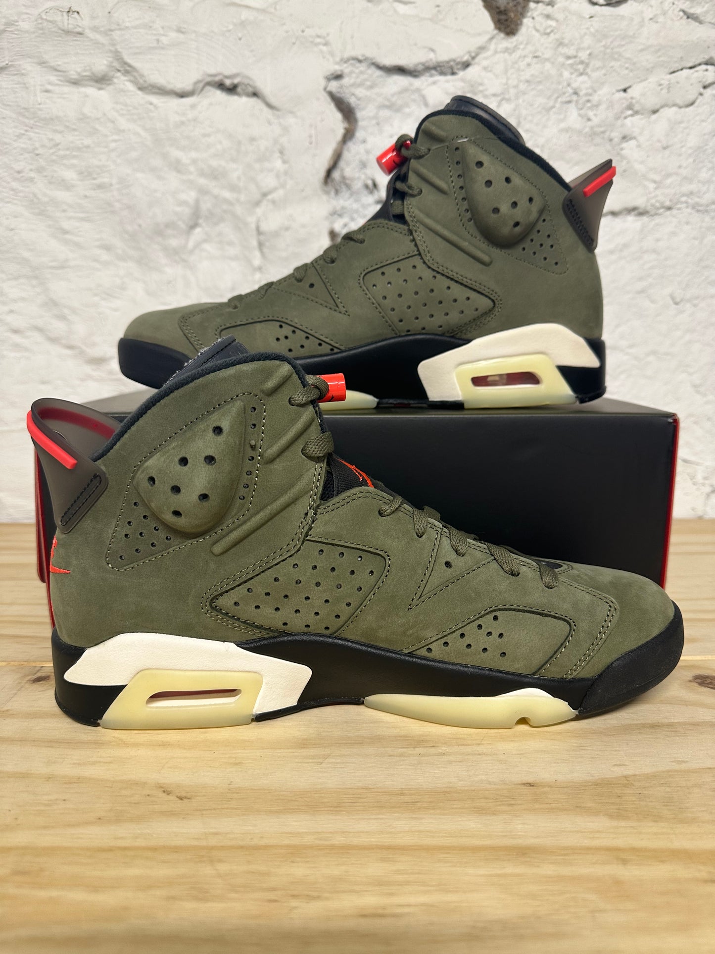 Air Jordan 6 Travis Scott Olive Sz 9.5 DS