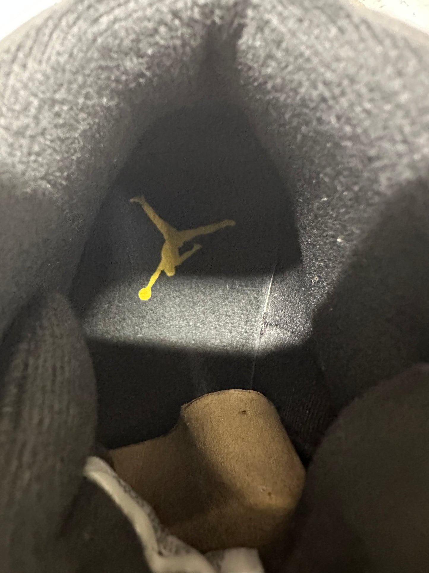 Air Jordan 12 University Gold Sz 7.5