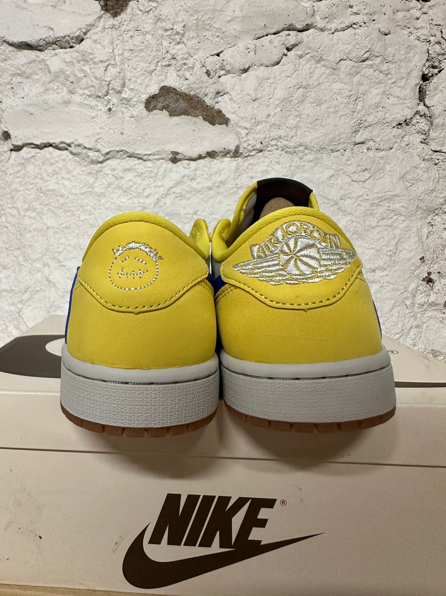 Air Jordan 1 Low Travis Scott Canary Sz 7 (8.5W) DS