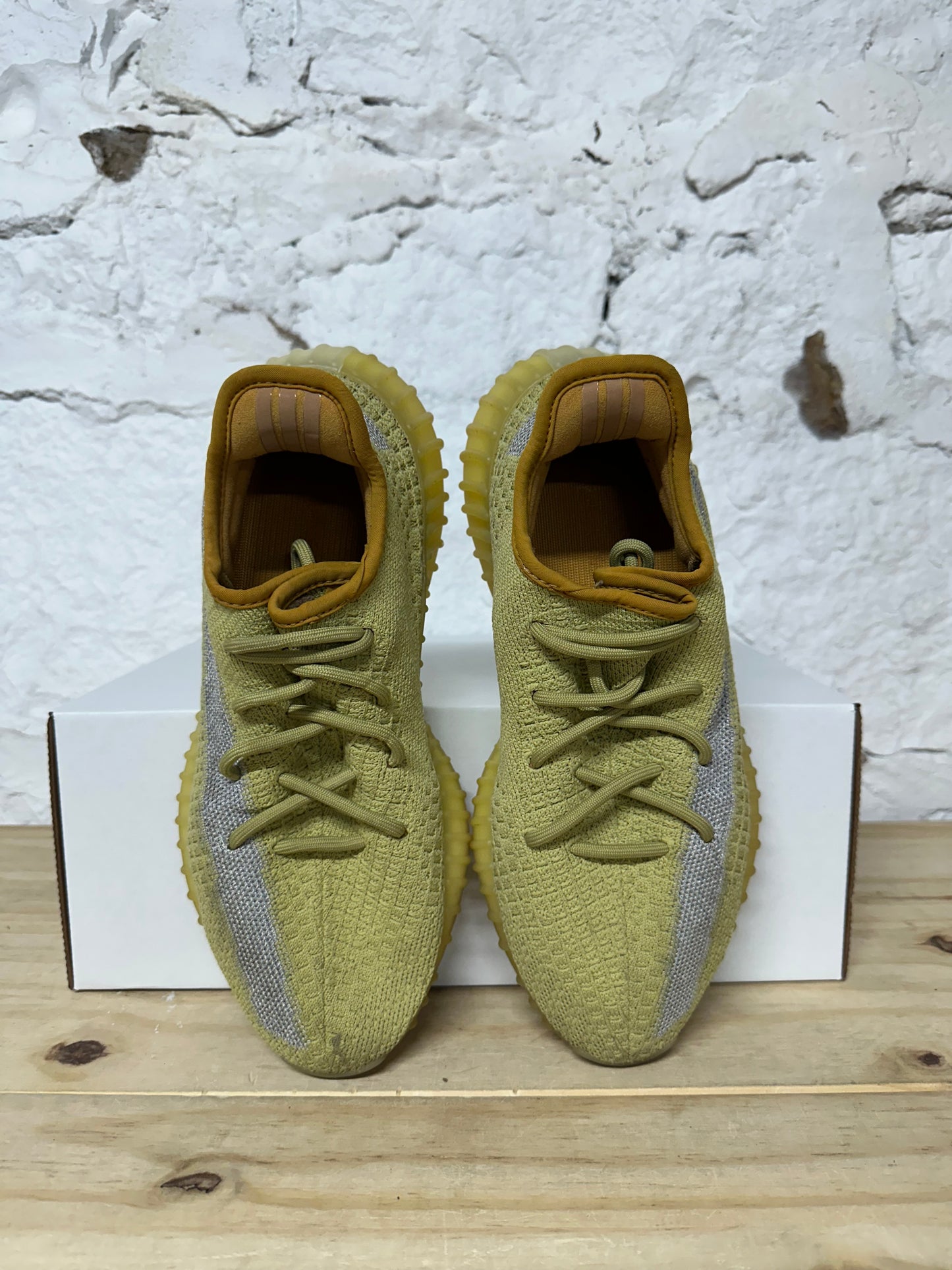 Yeezy 350 V2 Marsh Sz 7