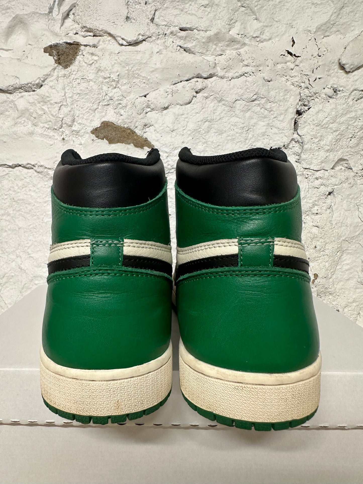 Air Jordan 1 High Pine Green Sz 11