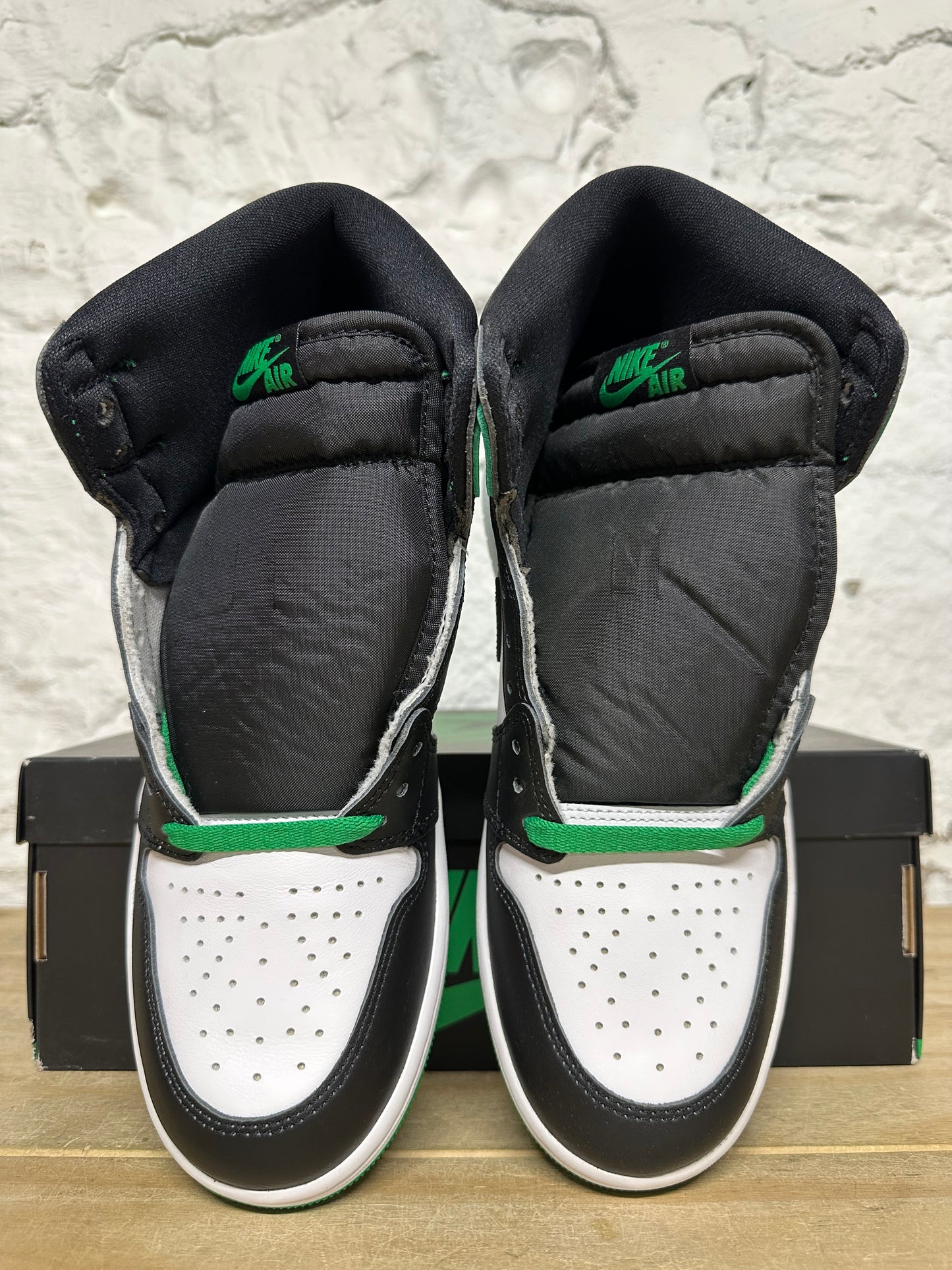 Air Jordan 1 High Lucky Green Sz 9.5 DS