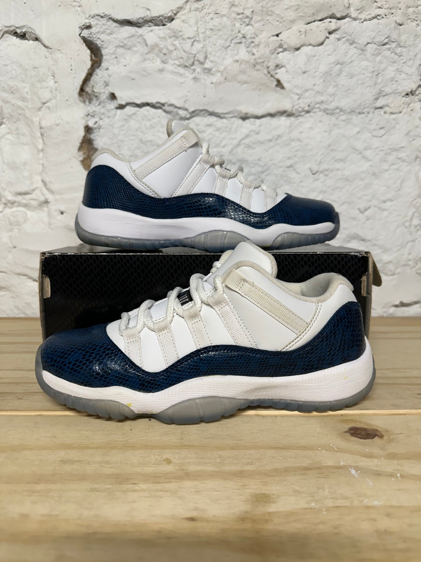 Air Jordan 11 Low Navy Snakeskin Sz 6.5Y