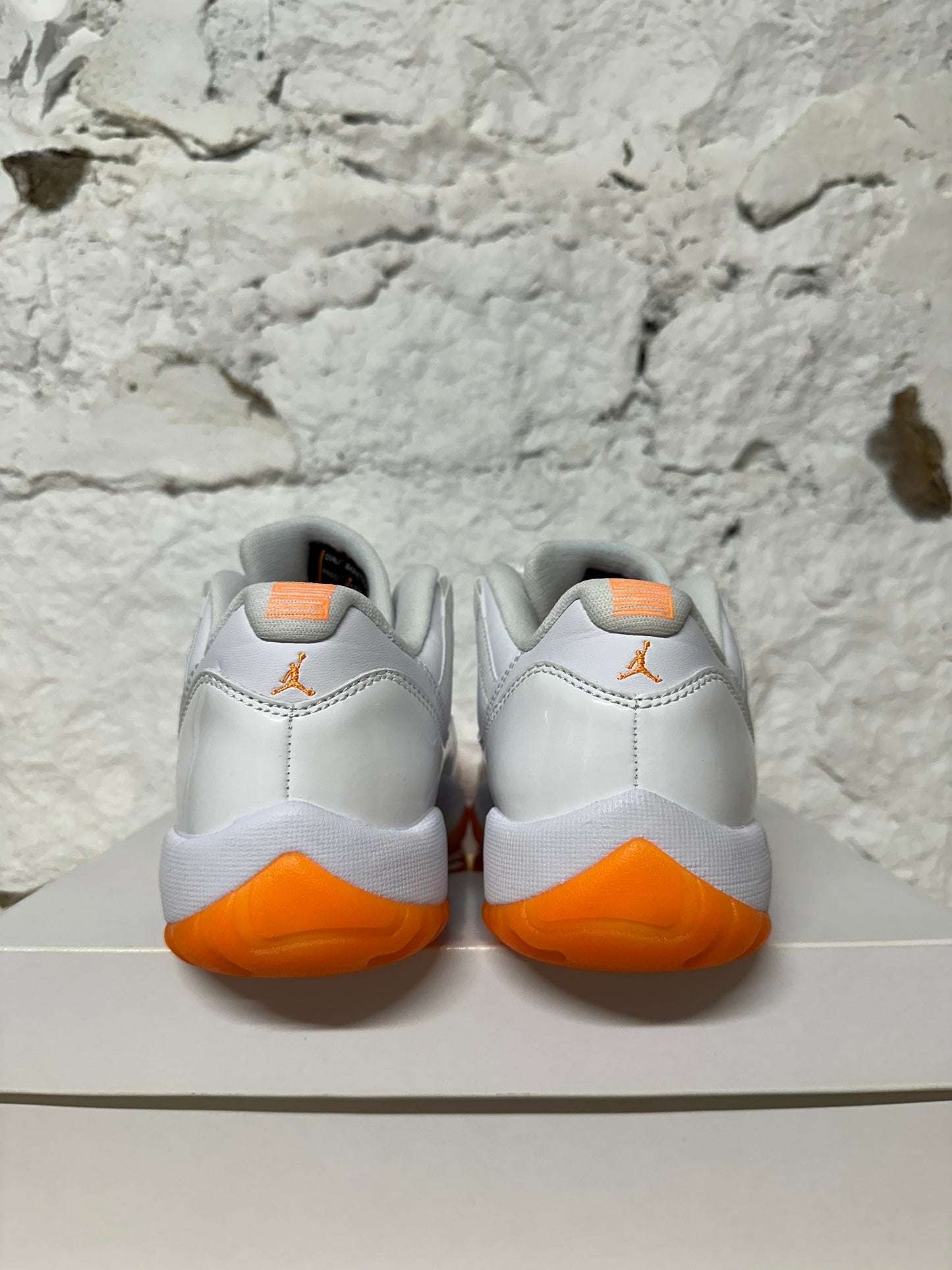 Air Jordan 11 Low Citrus Sz 5 (6.5W)