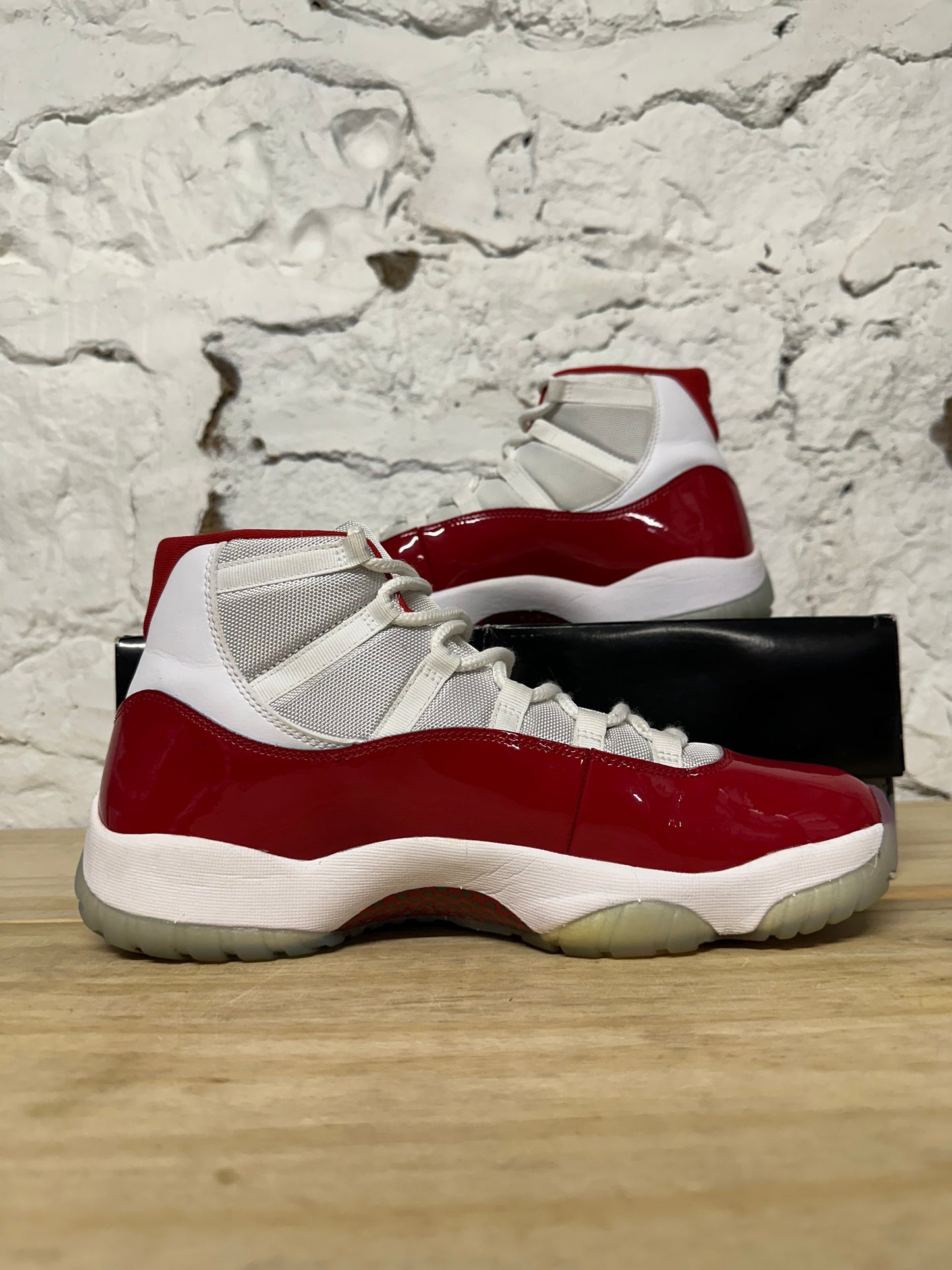 Air Jordan 11 High Cherry Sz 13