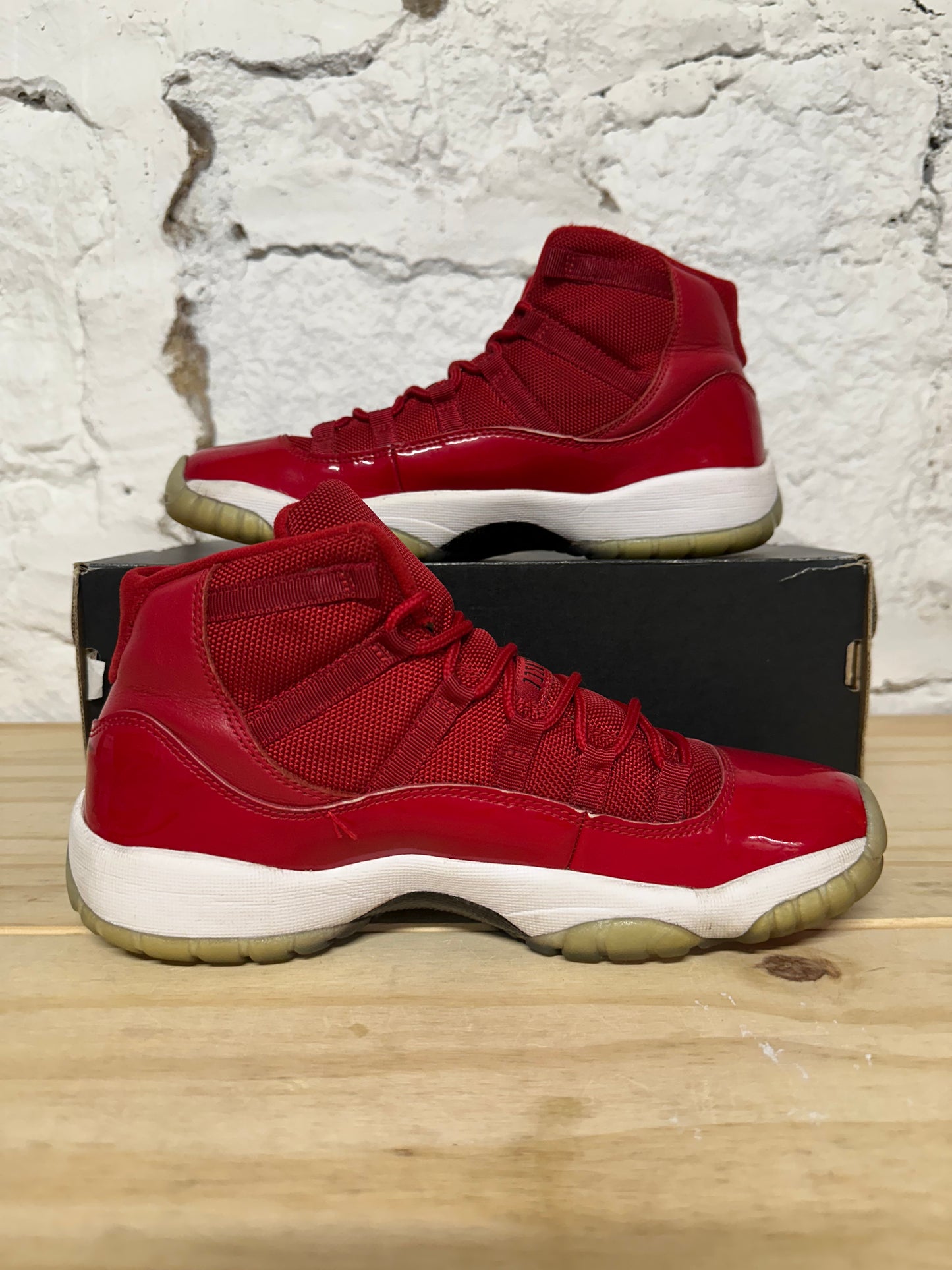 Air Jordan 11 High Win Like 96 Sz 7Y