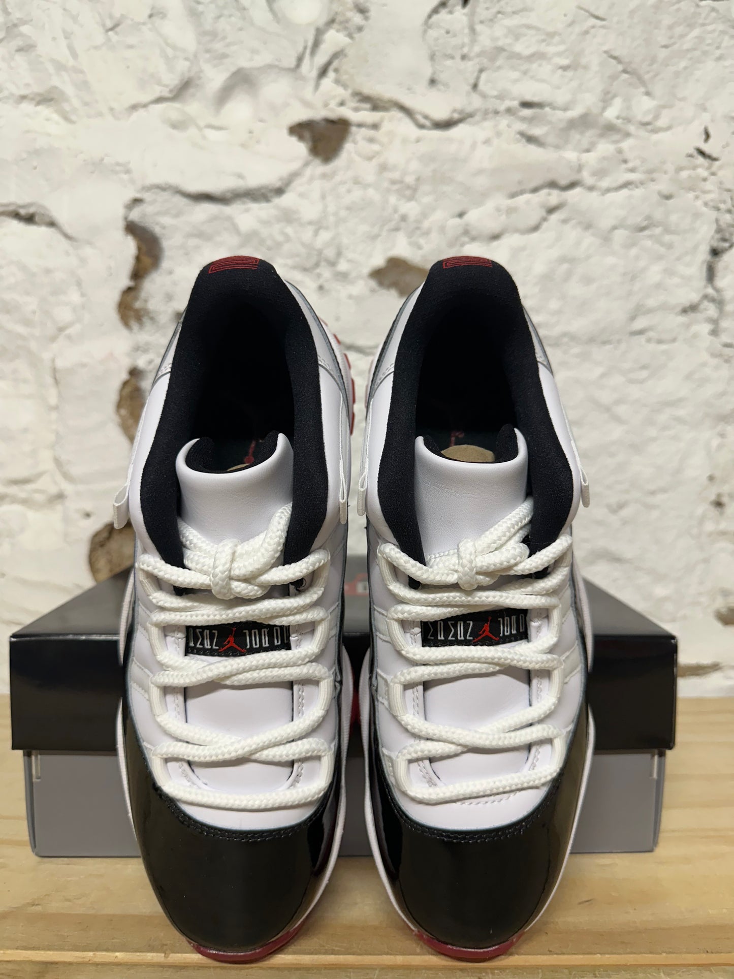 Air Jordan 11 Low Concord Bred Sz 7.5 DS
