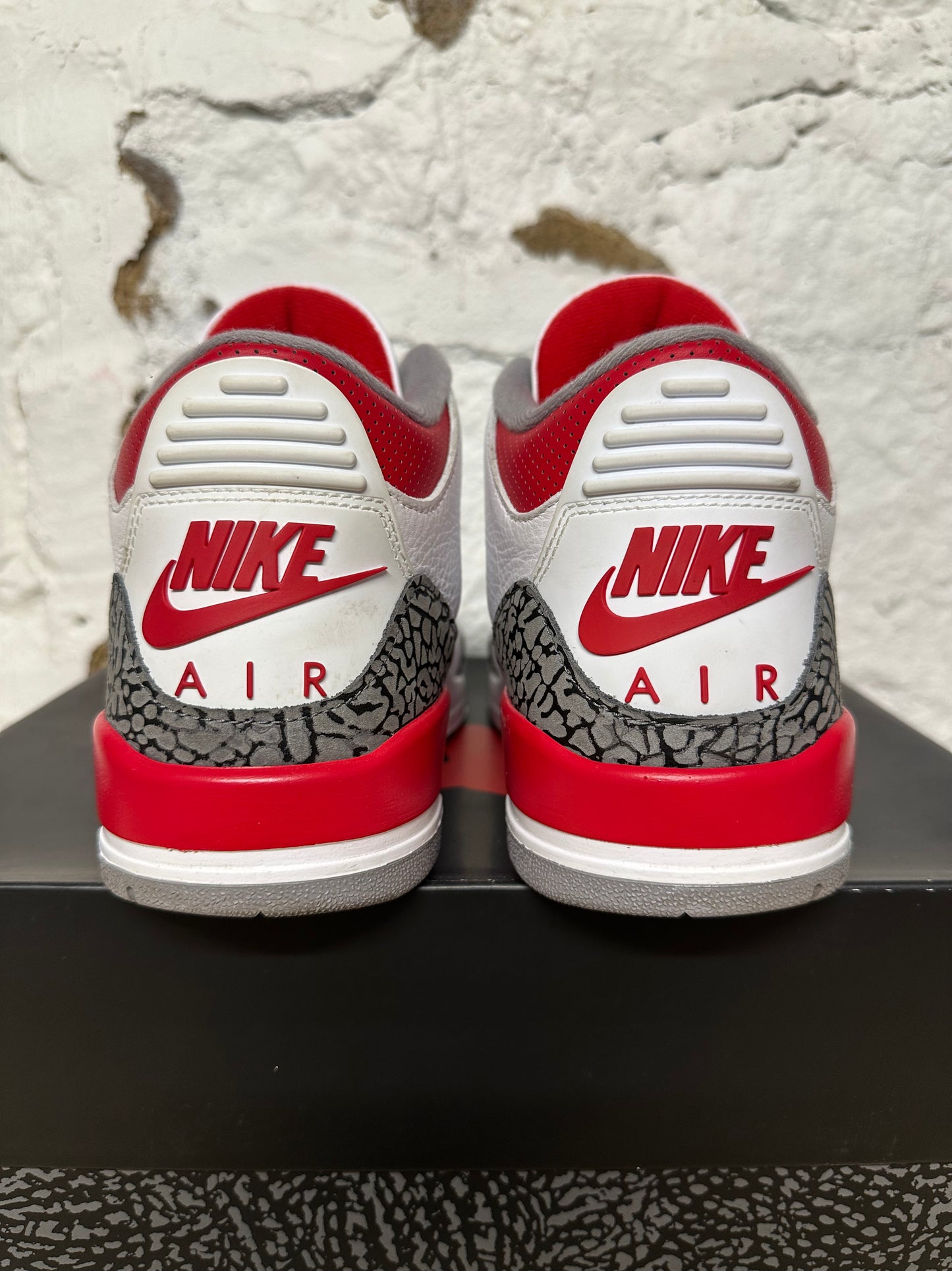 Air Jordan 3 Fire Red Sz 10.5