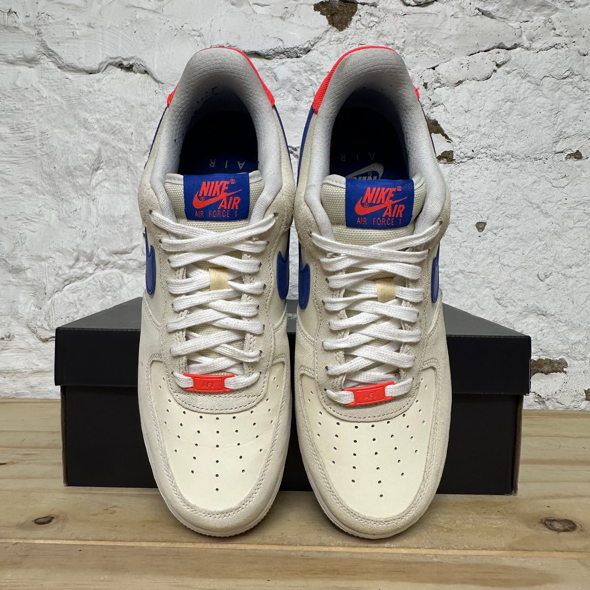 Nike Air Force 1 Low LV8 Coconut Milk Hyper Royal Sz 9