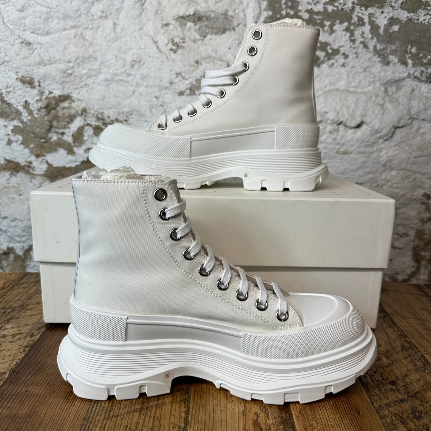 Alexander Mcqueen Silver Spell Tread Boot White Sz 6.5 (39) DS