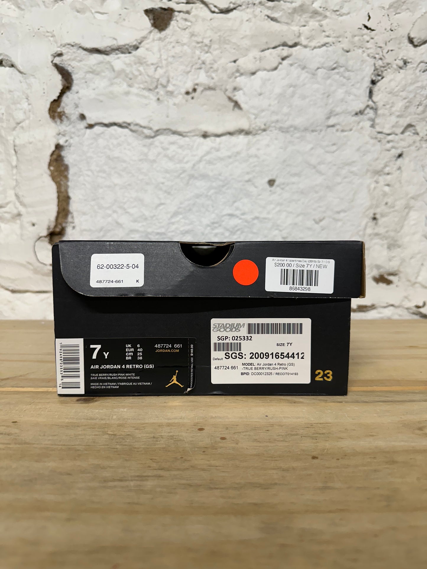 Air Jordan 4 Valentines Day (2019) Sz 7Y DS