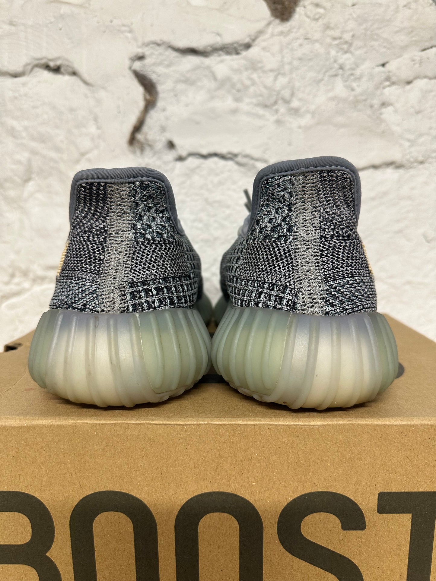Yeezy 350 V2 Ash Blue Sz 8.5