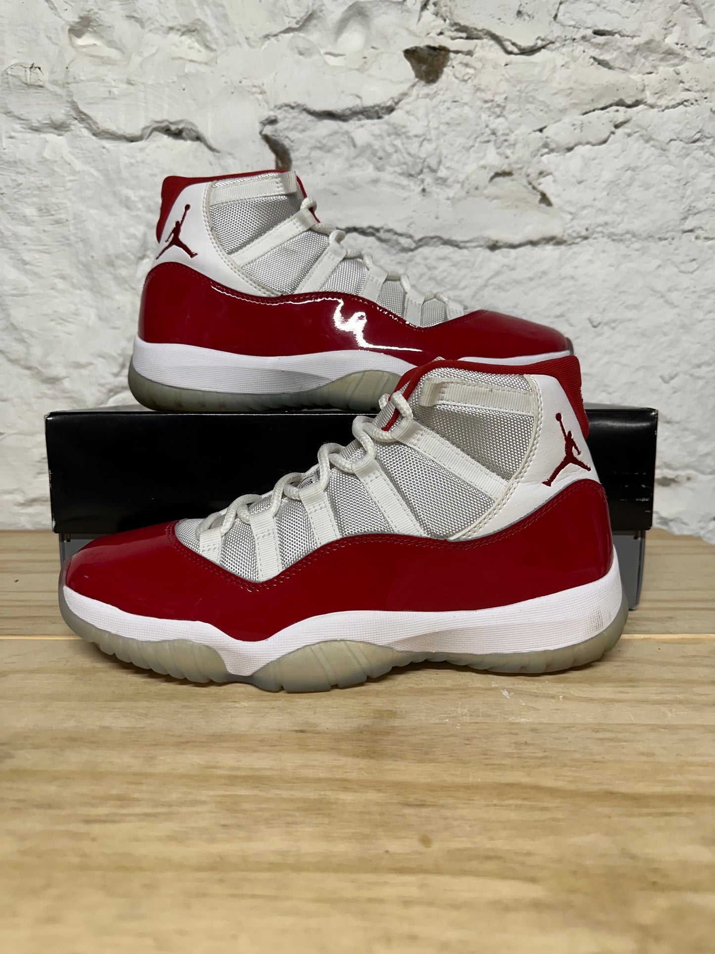 Air Jordan 11 High Cherry Sz 10