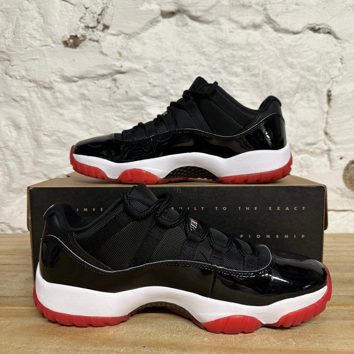 Air Jordan 11 Low Bred Sz 10